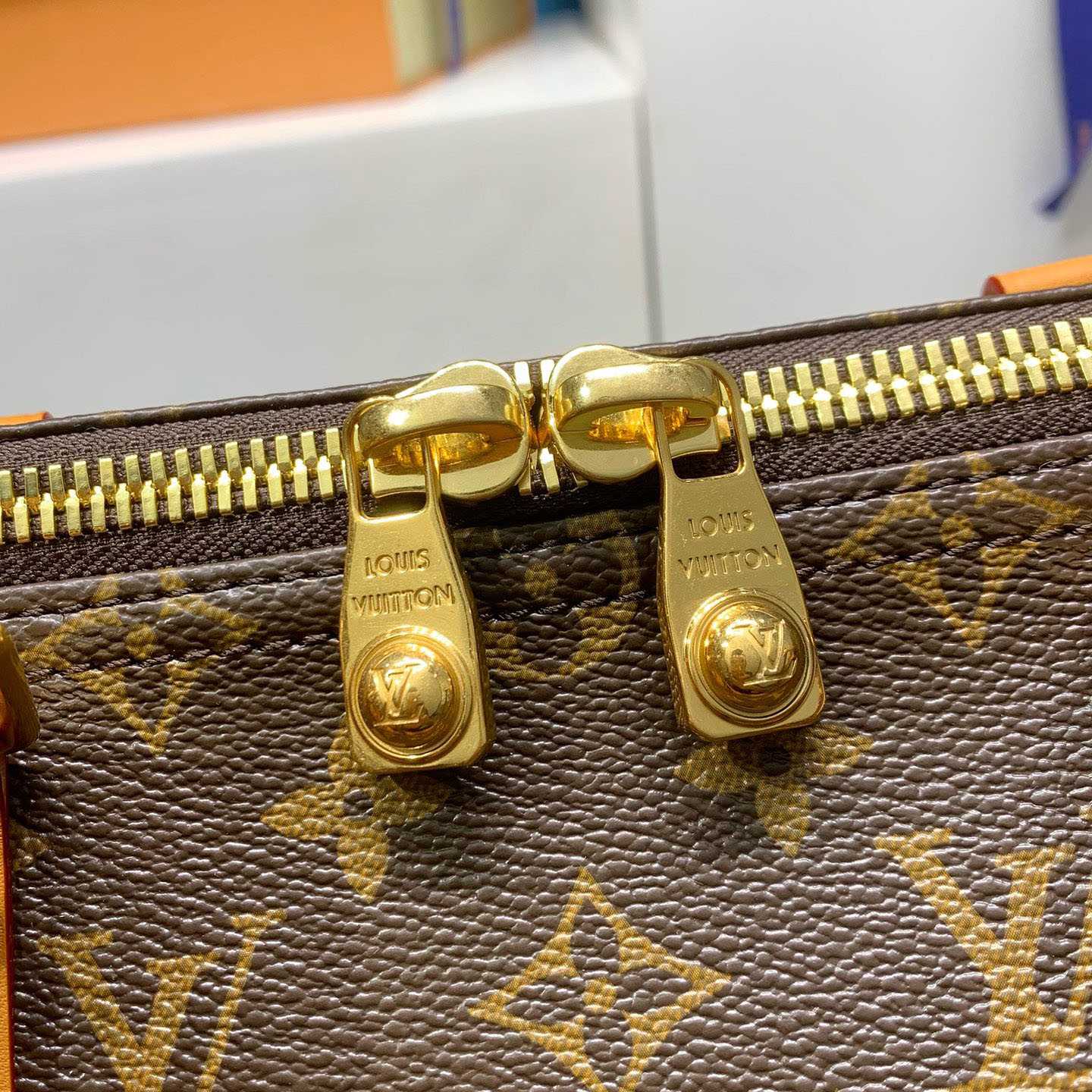 Louis Vuitton Needle Bag M28116 - DopestKickz