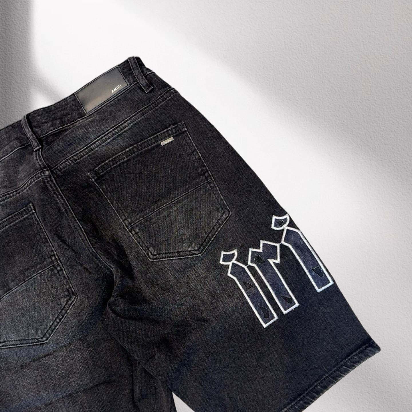 Amiri Shorts    20278 - DopestKickz