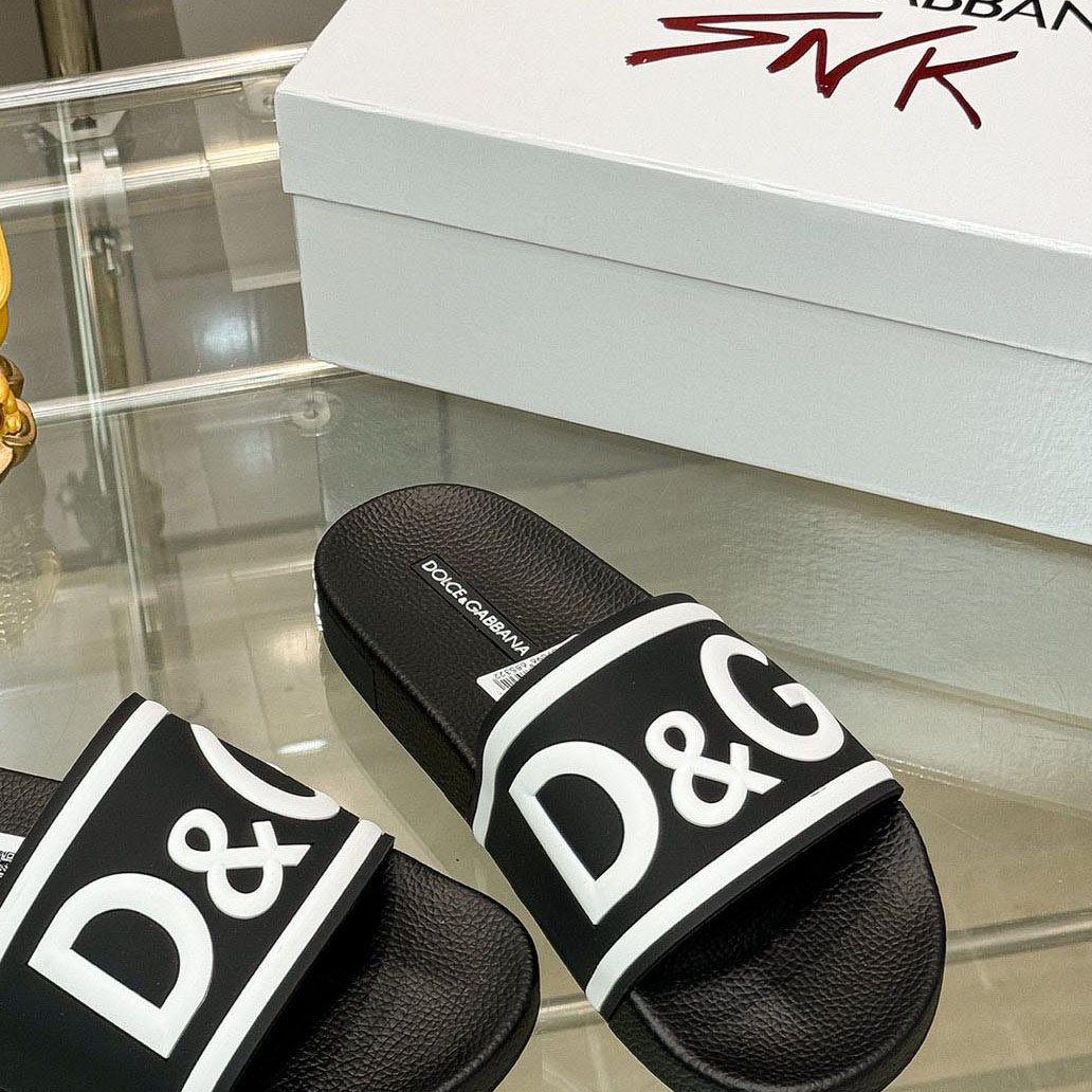 Dolce & Gabbana Rubber Beachwear Sliders With DG Logo - DopestKickz