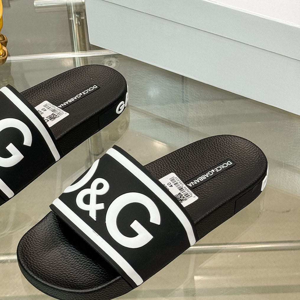 Dolce & Gabbana Rubber Beachwear Sliders With DG Logo - DopestKickz