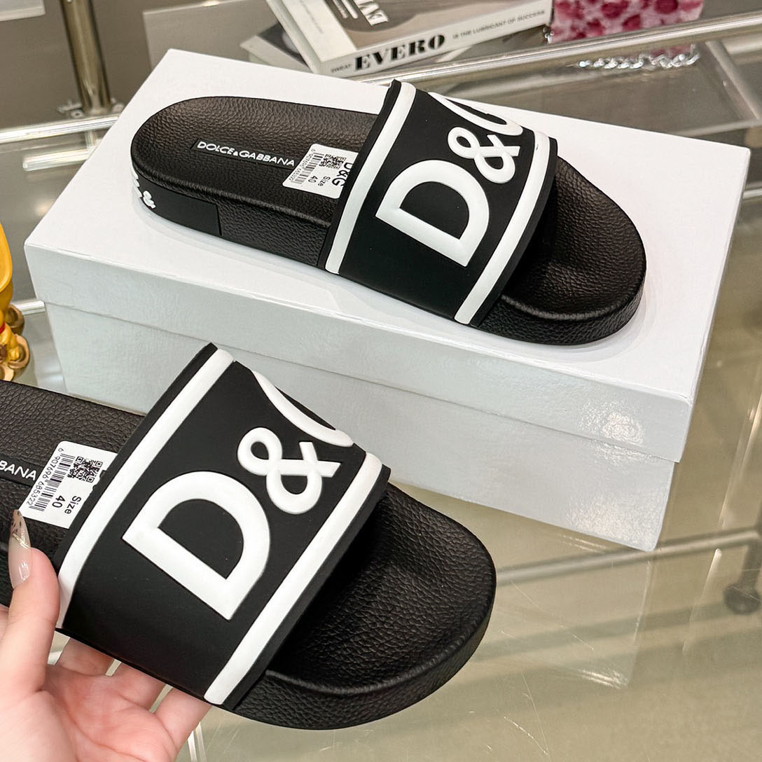 Dolce & Gabbana Rubber Beachwear Sliders With DG Logo - DopestKickz