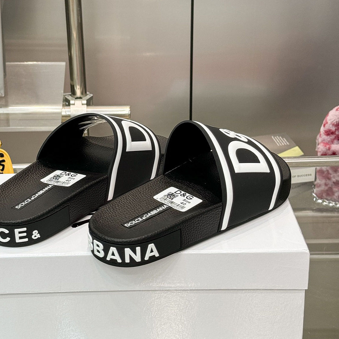 Dolce & Gabbana Rubber Beachwear Sliders With DG Logo - DopestKickz