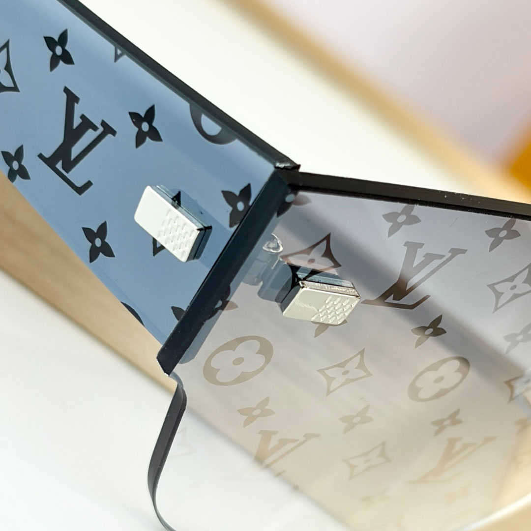 Louis Vuitton Sunglasses   Z2198U - DopestKickz