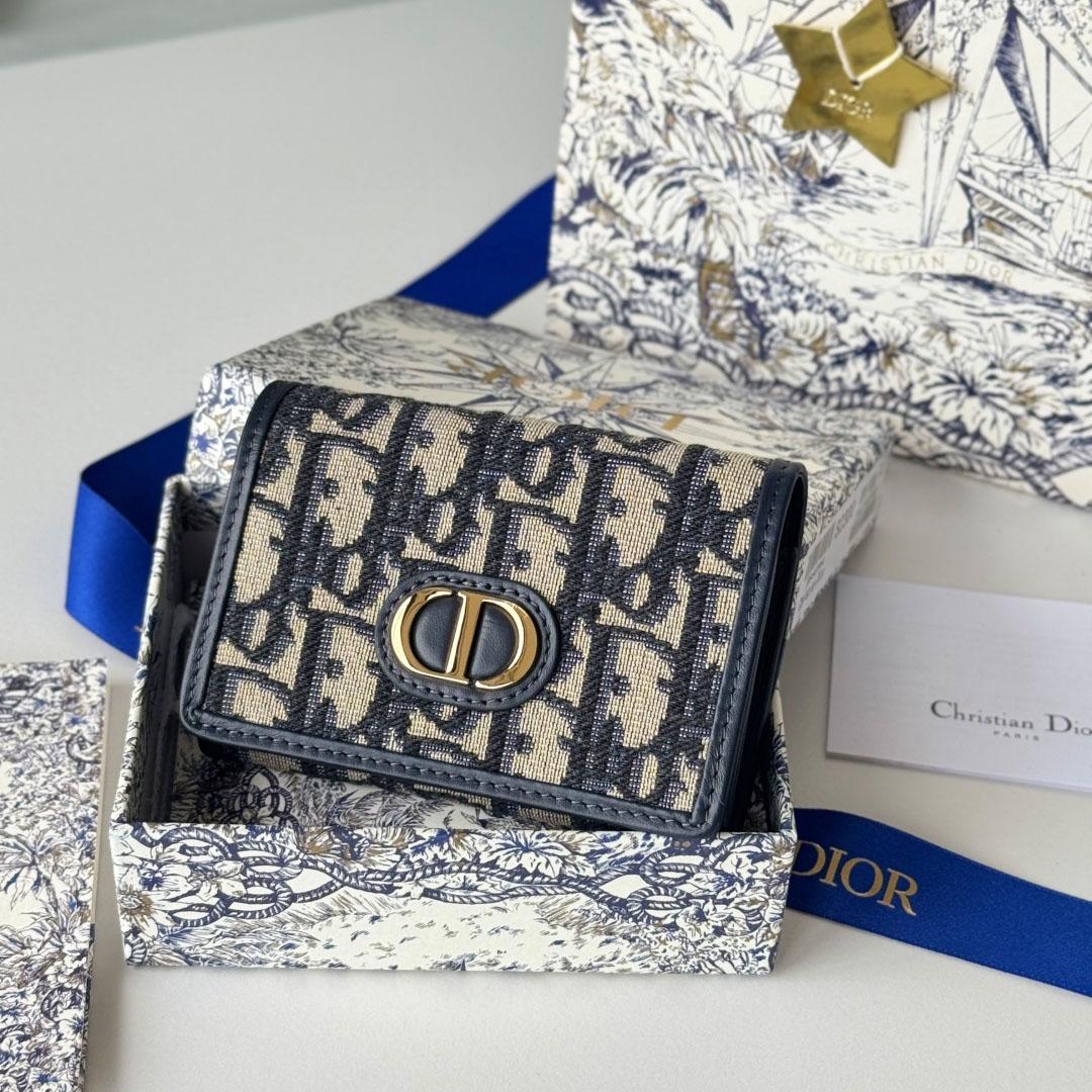 Dior 30 Montaigne Glycine Wallet  - DopestKickz