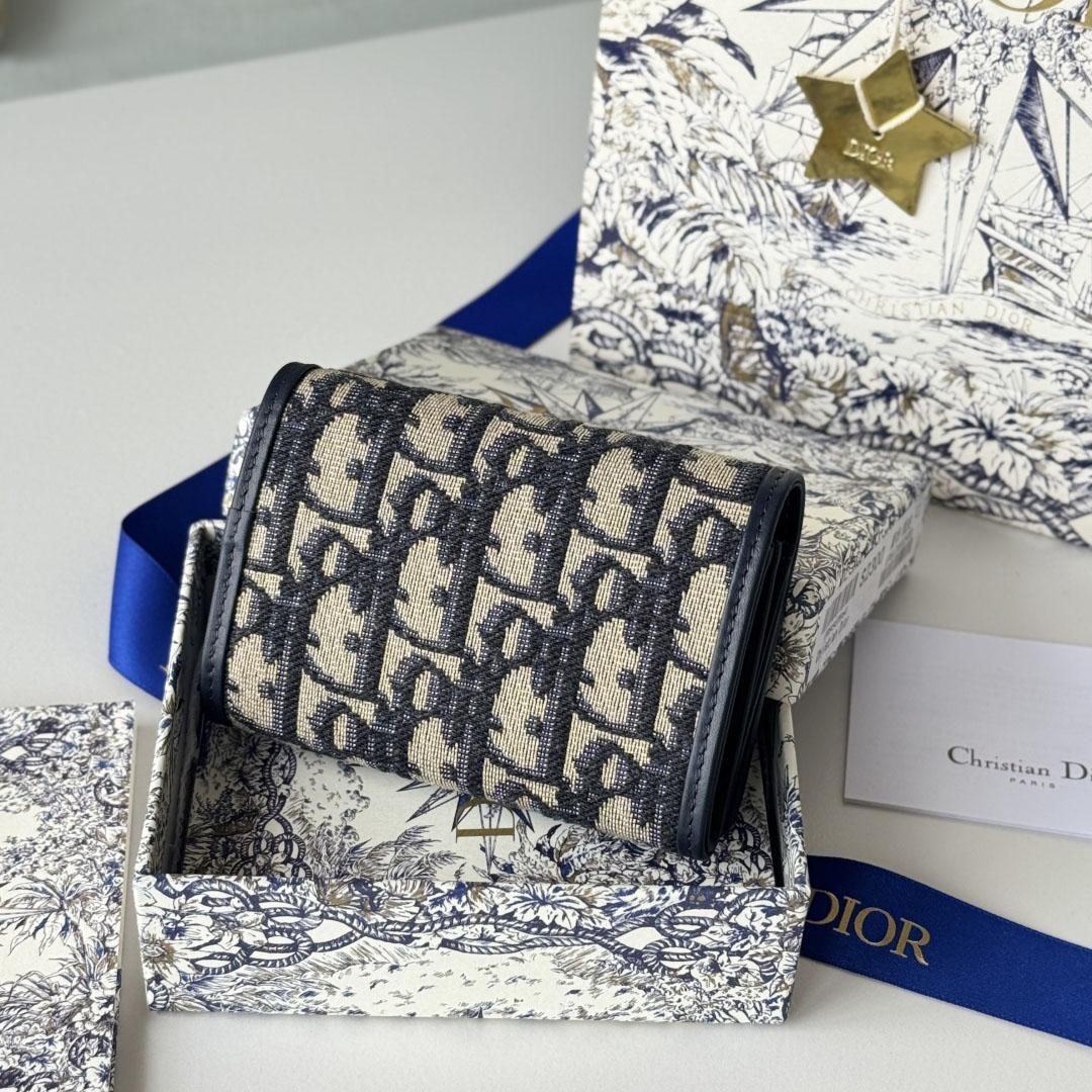 Dior 30 Montaigne Glycine Wallet  - DopestKickz