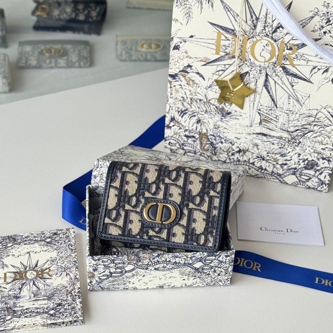 Dior 30 Montaigne Glycine Wallet  - DopestKickz