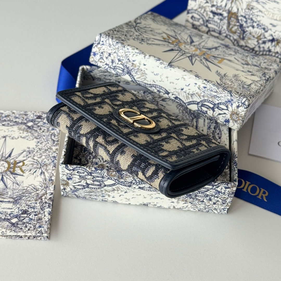 Dior 30 Montaigne Glycine Wallet  - DopestKickz