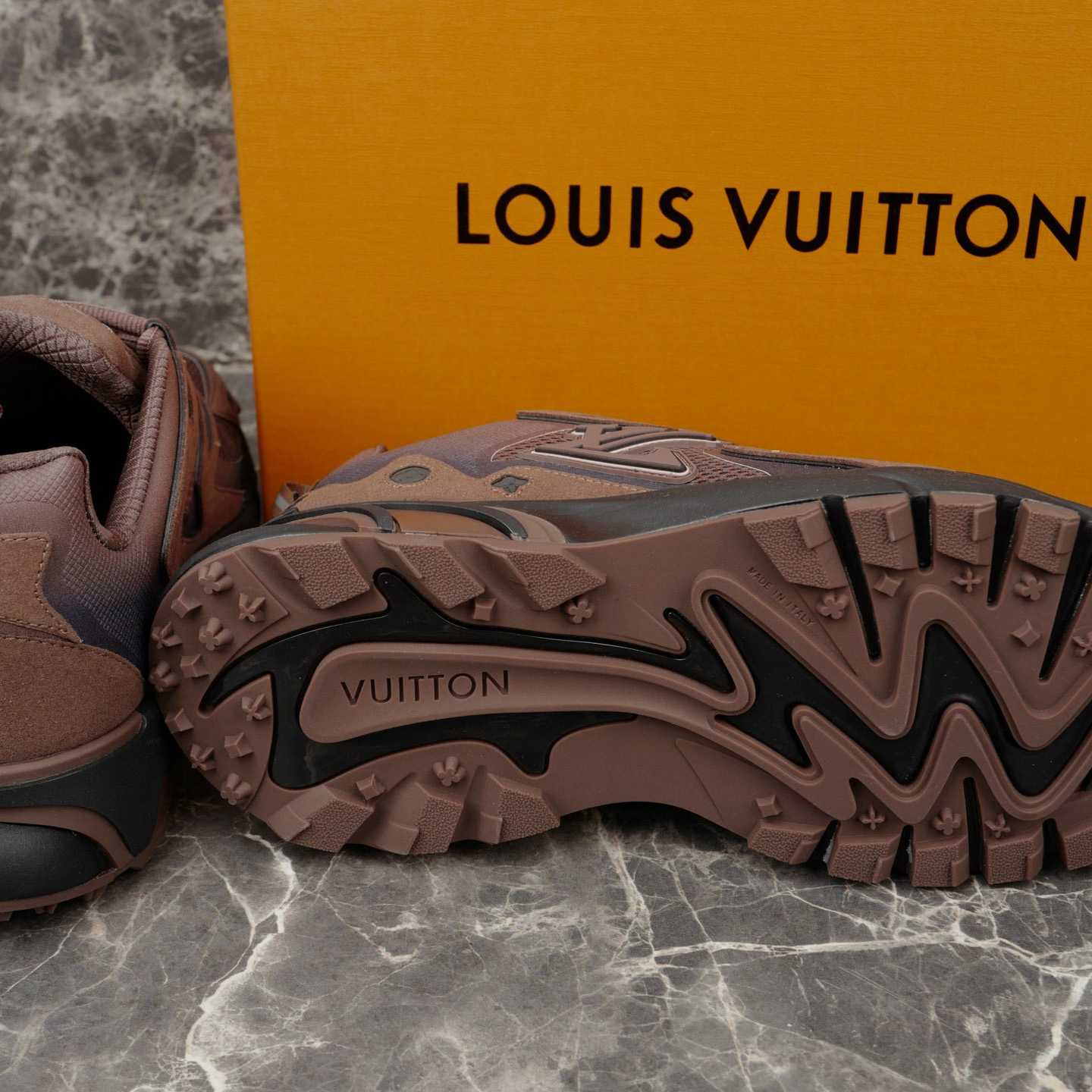 Louis Vuitton LV Runner Tatic Sneaker 1AJAPO - DopestKickz
