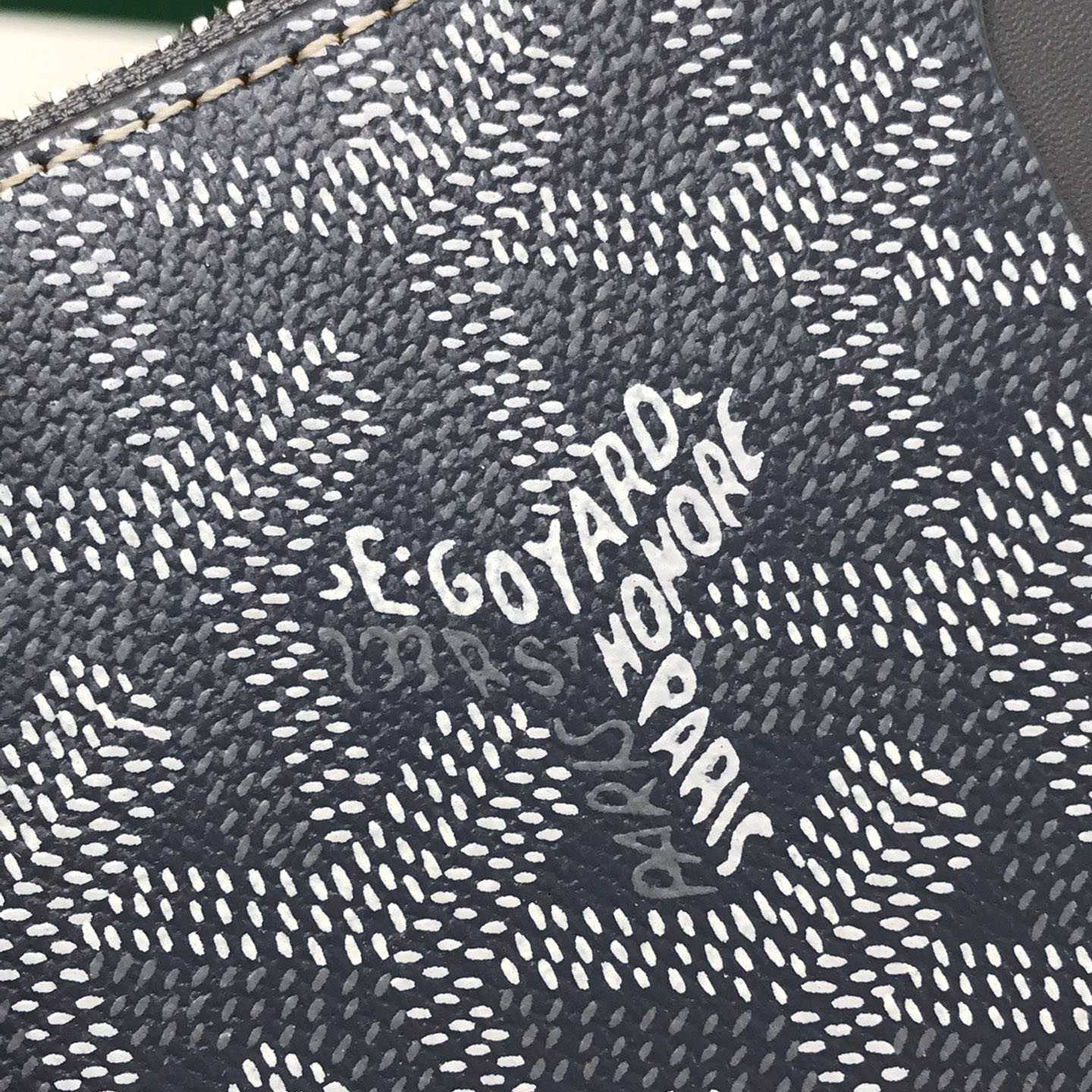 Goyard Bourbon Zipped Card Holder - DopestKickz