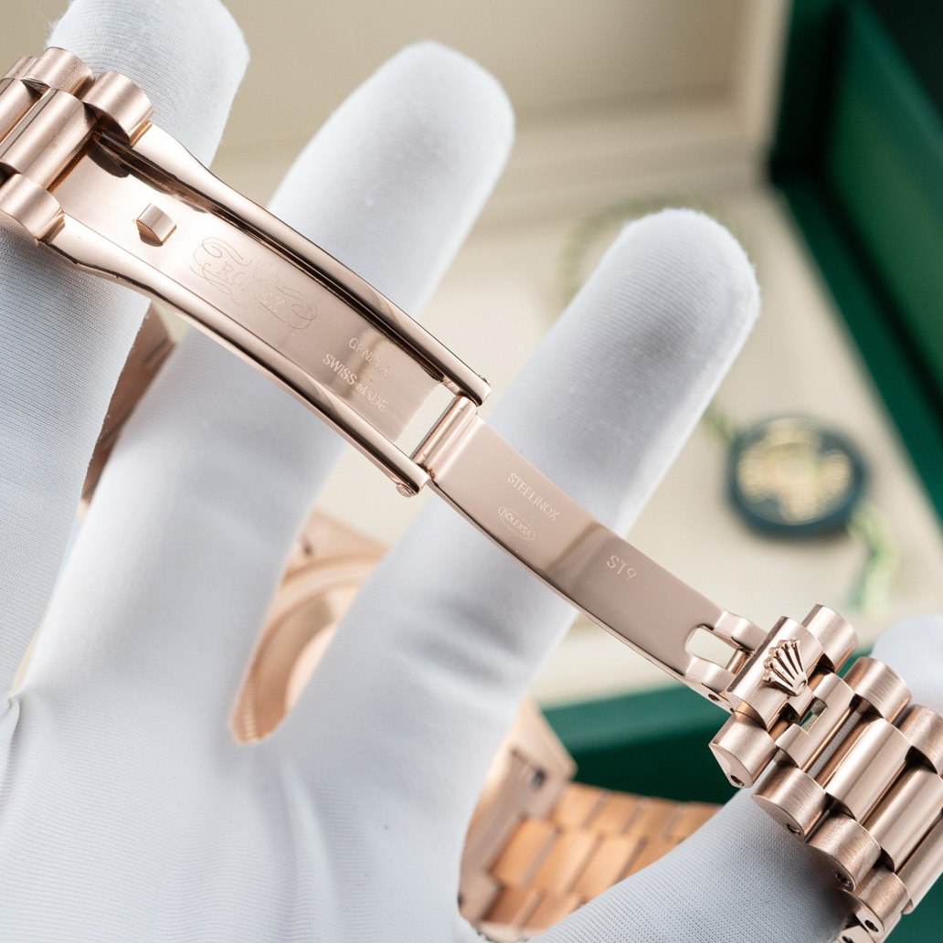 Rolex Day-Date 40mm - DopestKickz