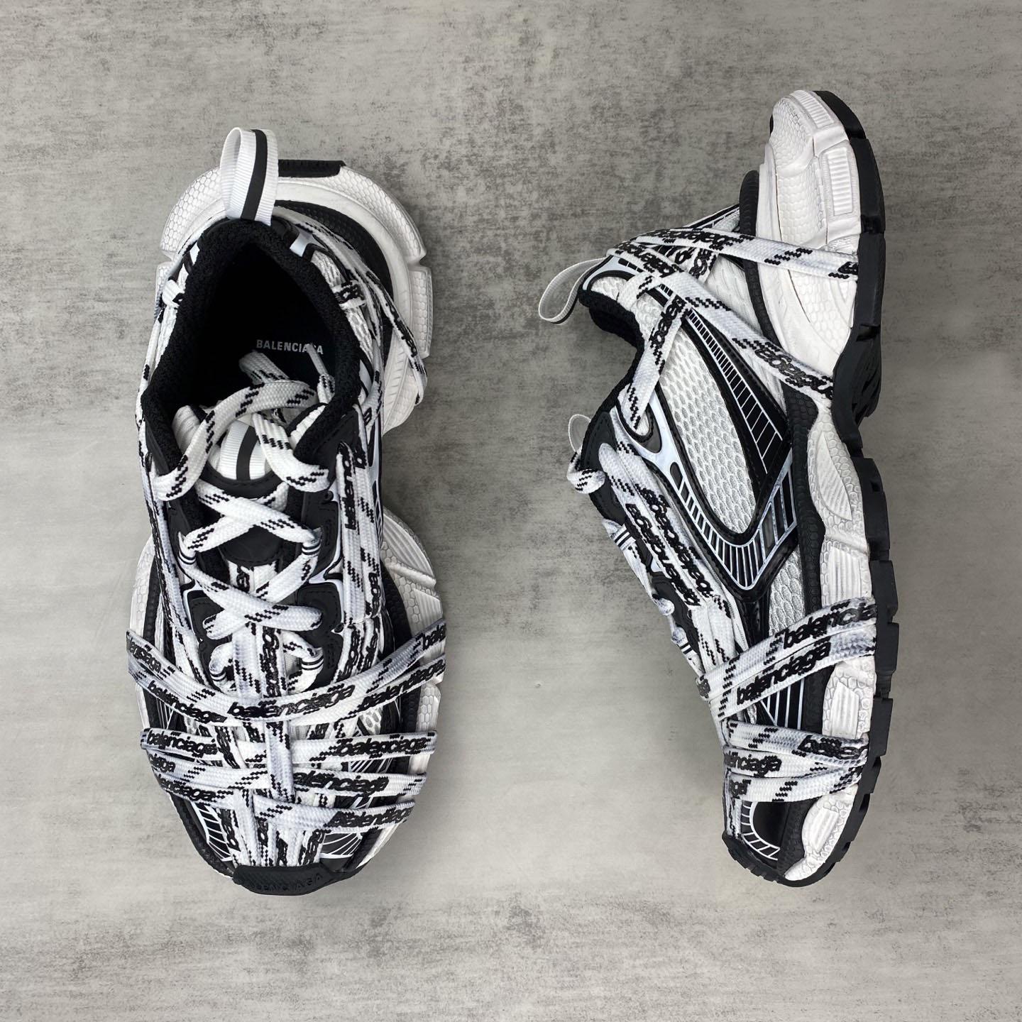 Balenciaga Balenciaga 3XL Extreme Laces Logo Sneaker - DopestKickz
