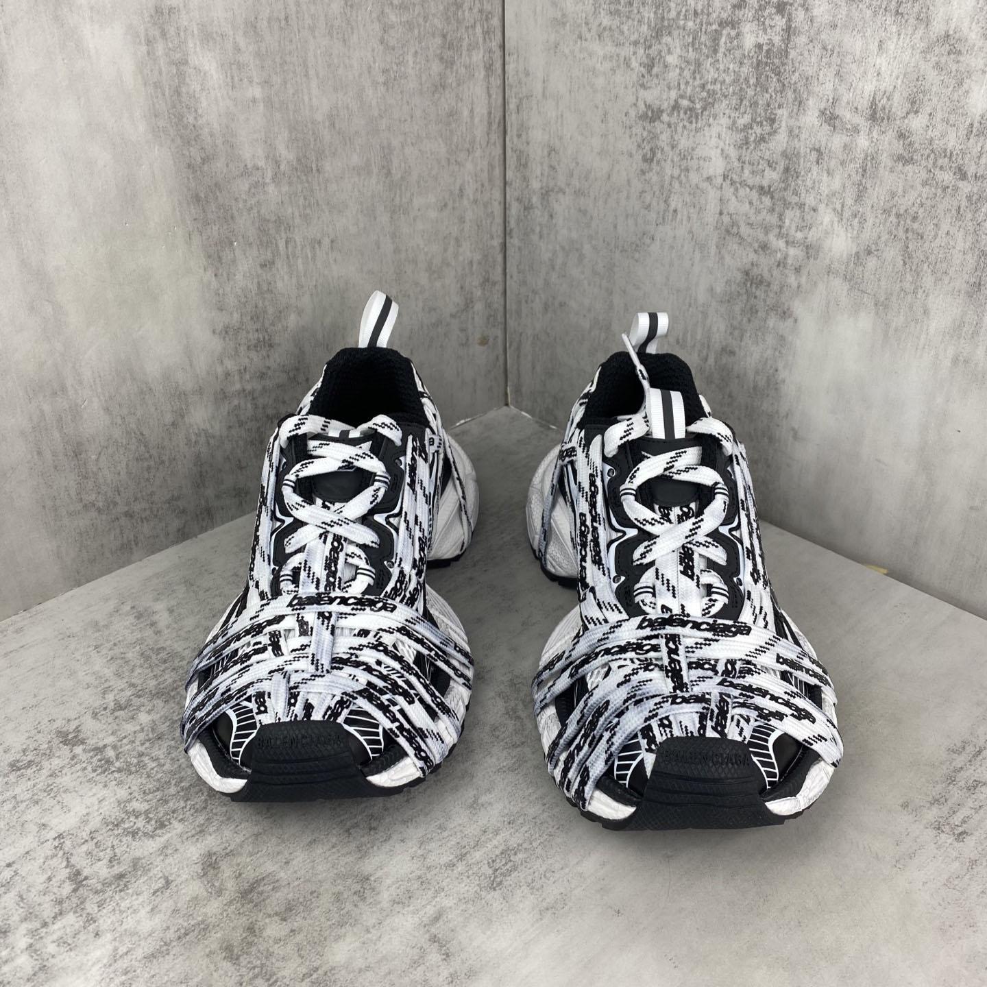 Balenciaga Balenciaga 3XL Extreme Laces Logo Sneaker - DopestKickz