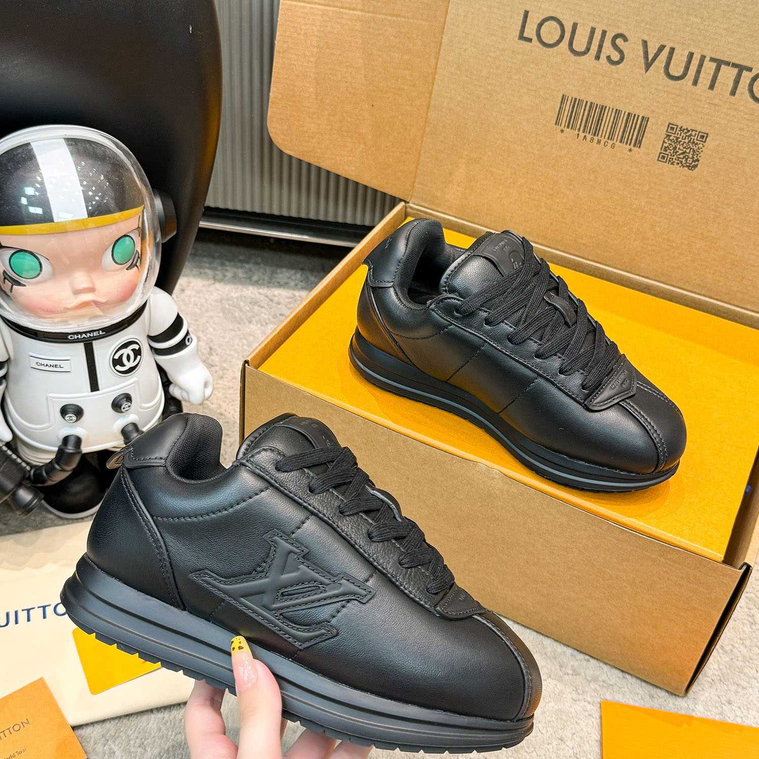Louis Vuitton LV BUTTERSOFT Sneaker  1AIKEL - DopestKickz