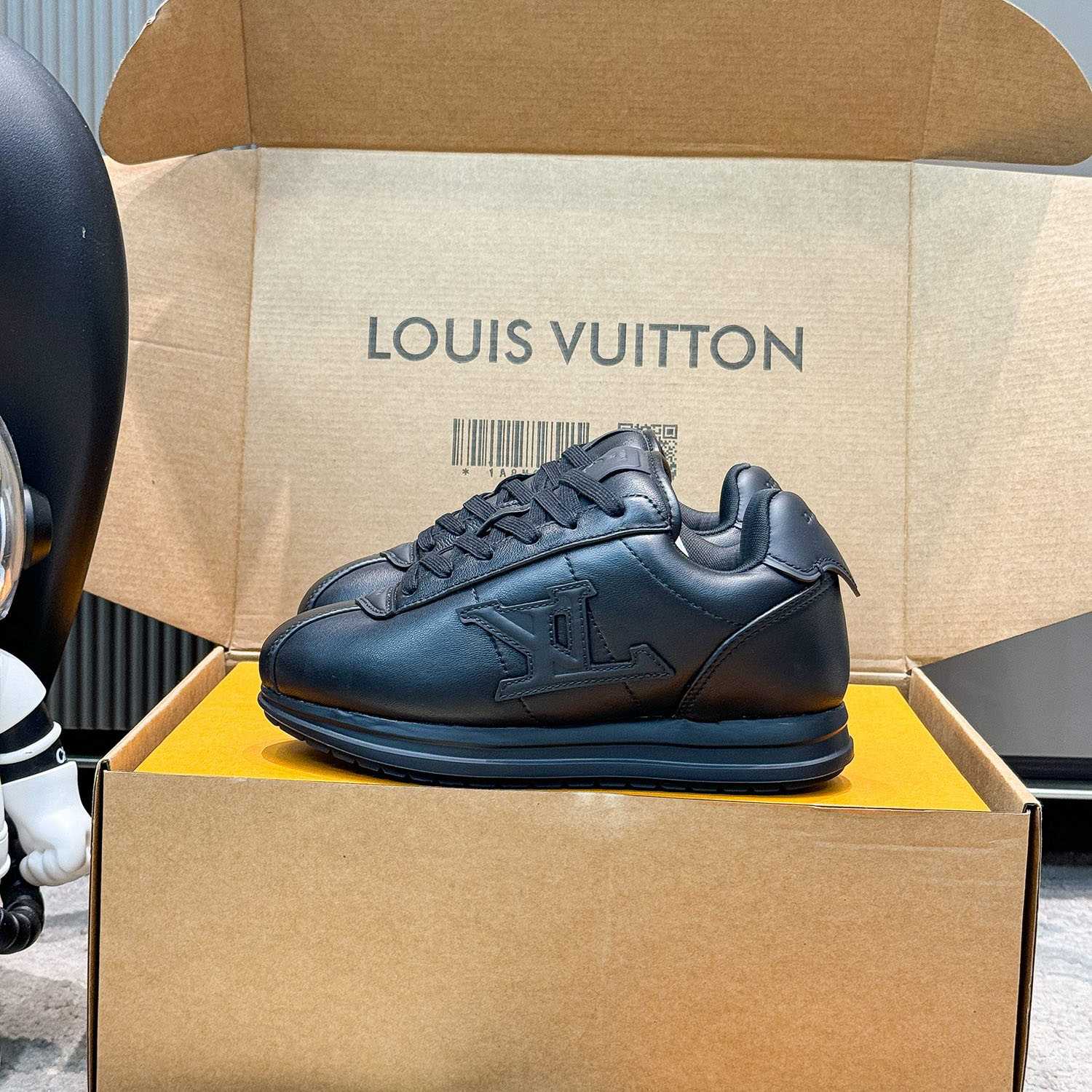 Louis Vuitton LV BUTTERSOFT Sneaker  1AIKEL - DopestKickz