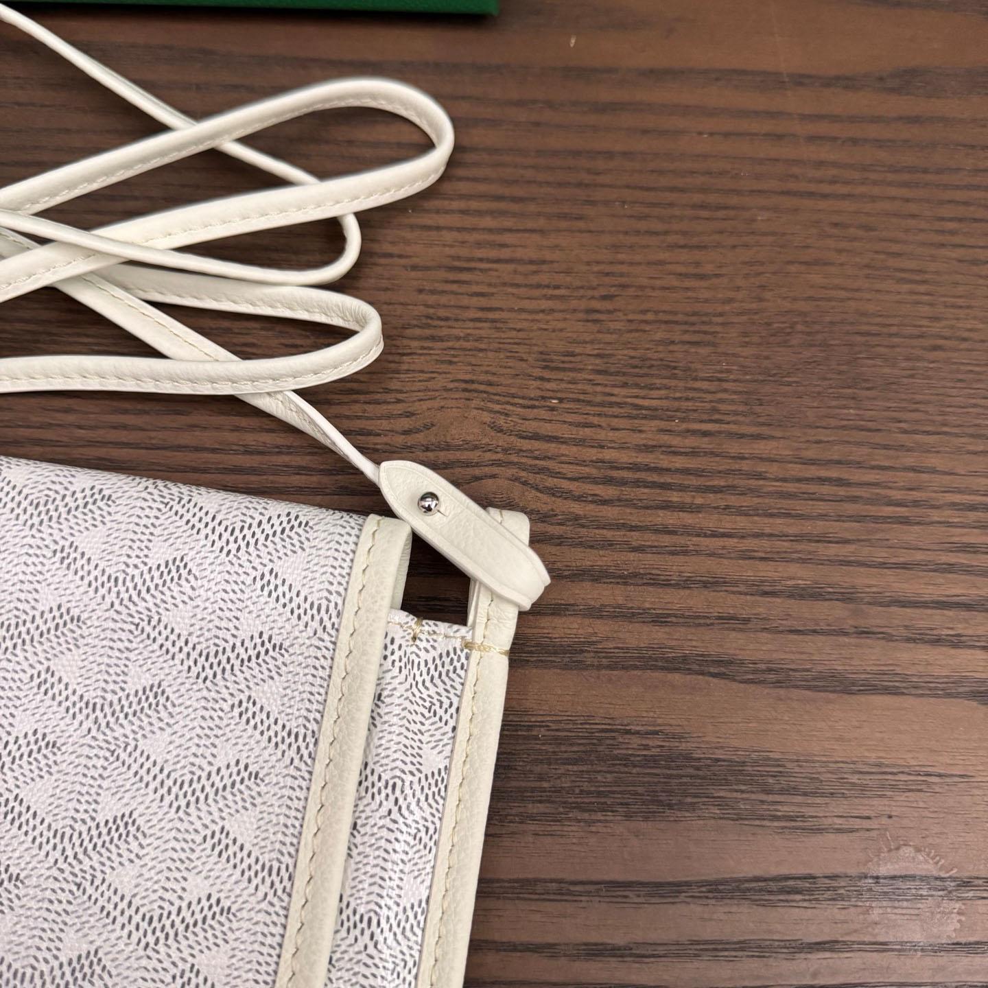 Goyard Plumet Pocket Wallet - DopestKickz