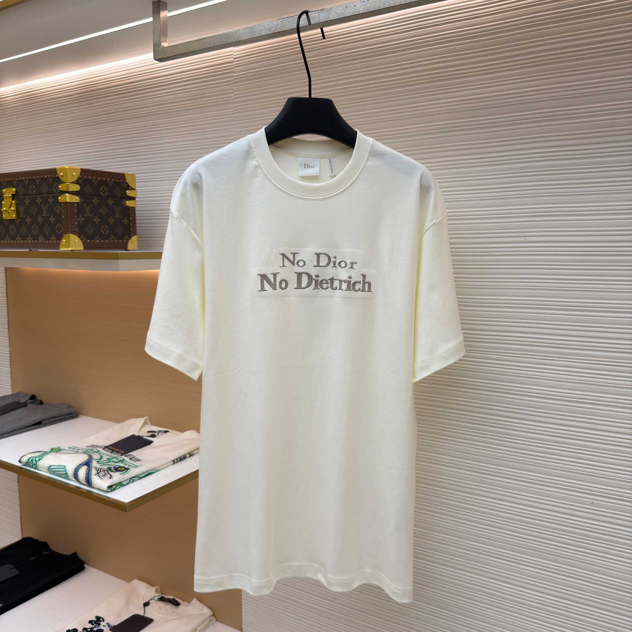  Dior T-shirt With Lettering - DopestKickz
