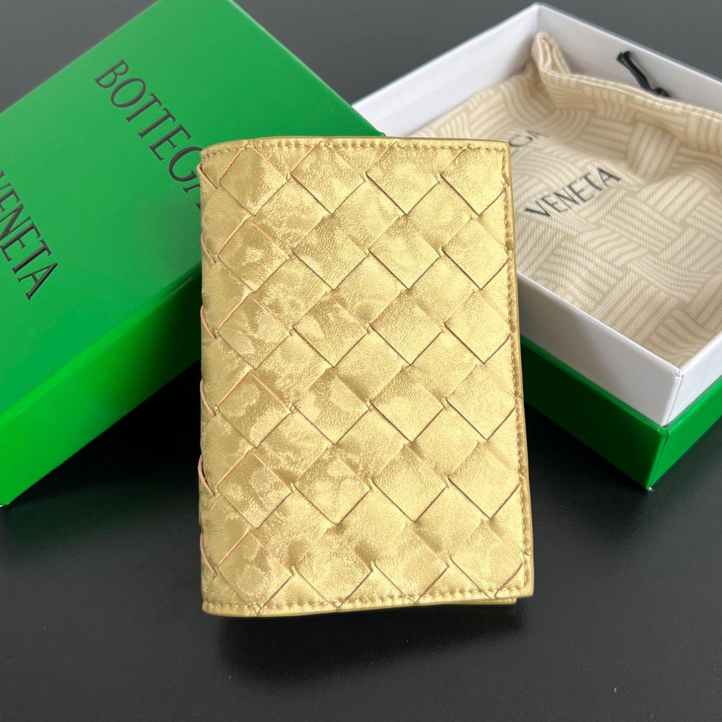 Bottega Veneta Intrecciato Passport Case - DopestKickz