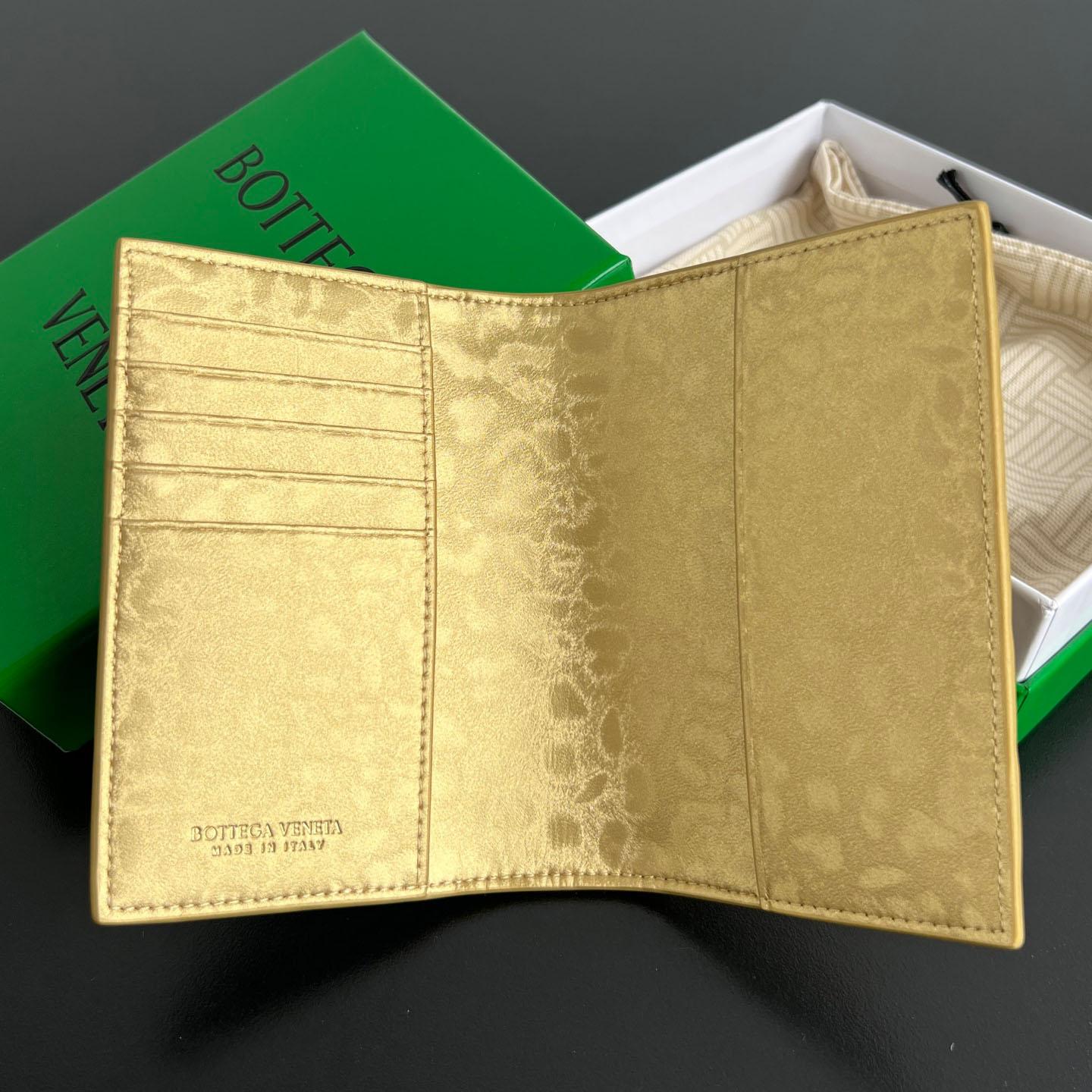 Bottega Veneta Intrecciato Passport Case - DopestKickz