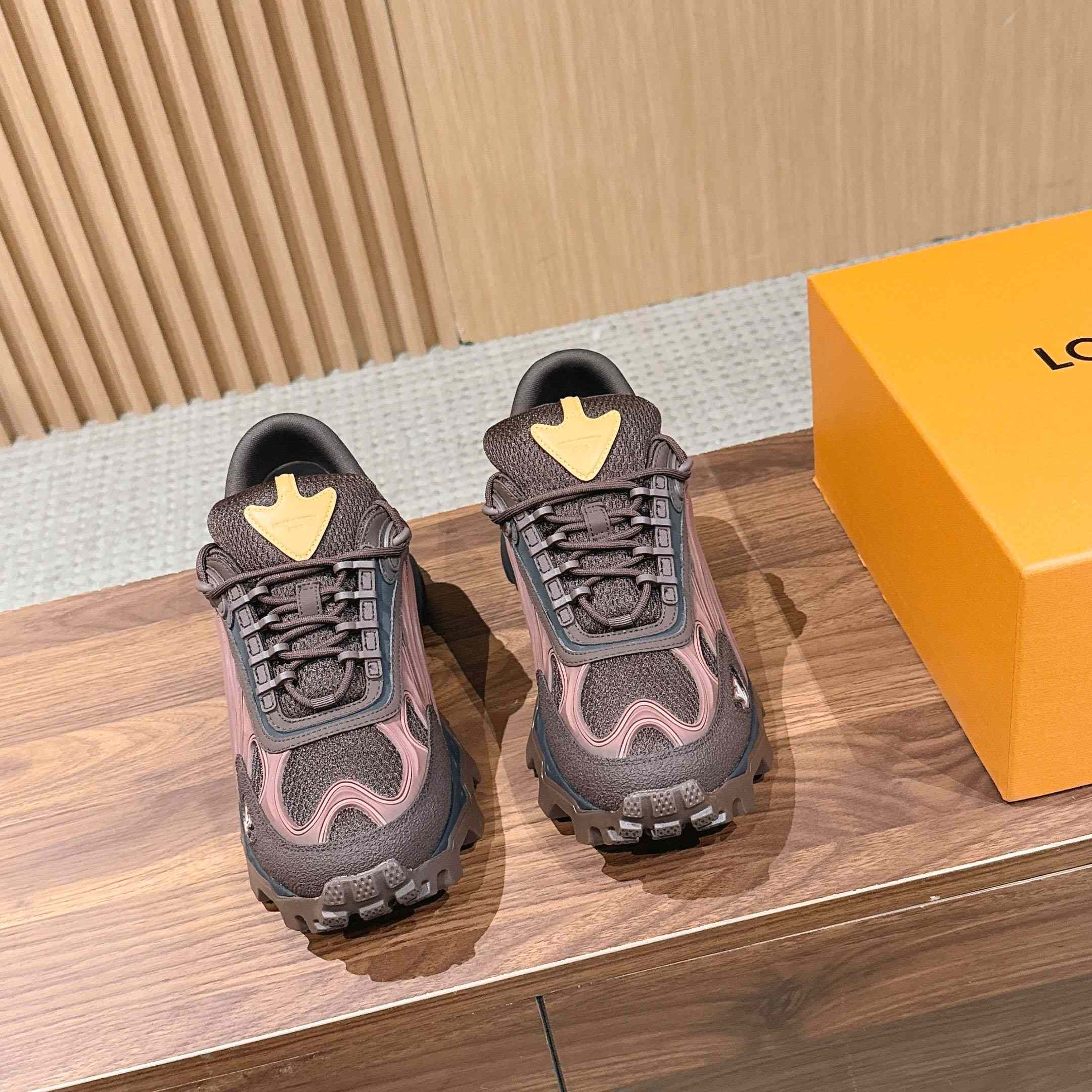 Louis Vuitton Summit Sneaker 1AJAGO - DopestKickz