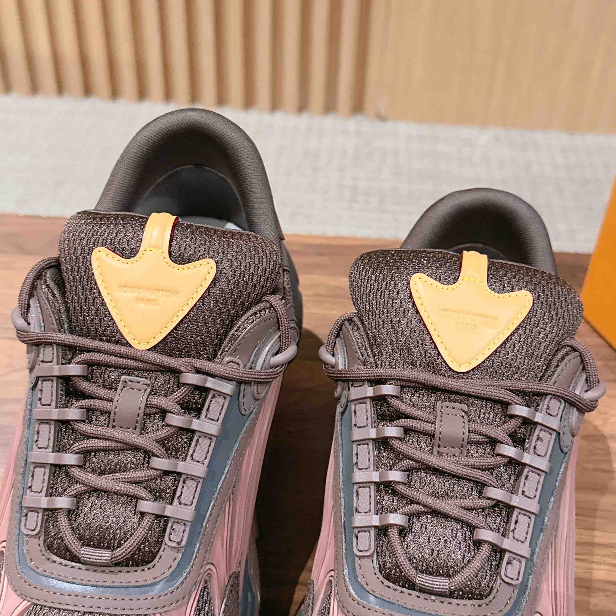 Louis Vuitton Summit Sneaker 1AJAGO - DopestKickz