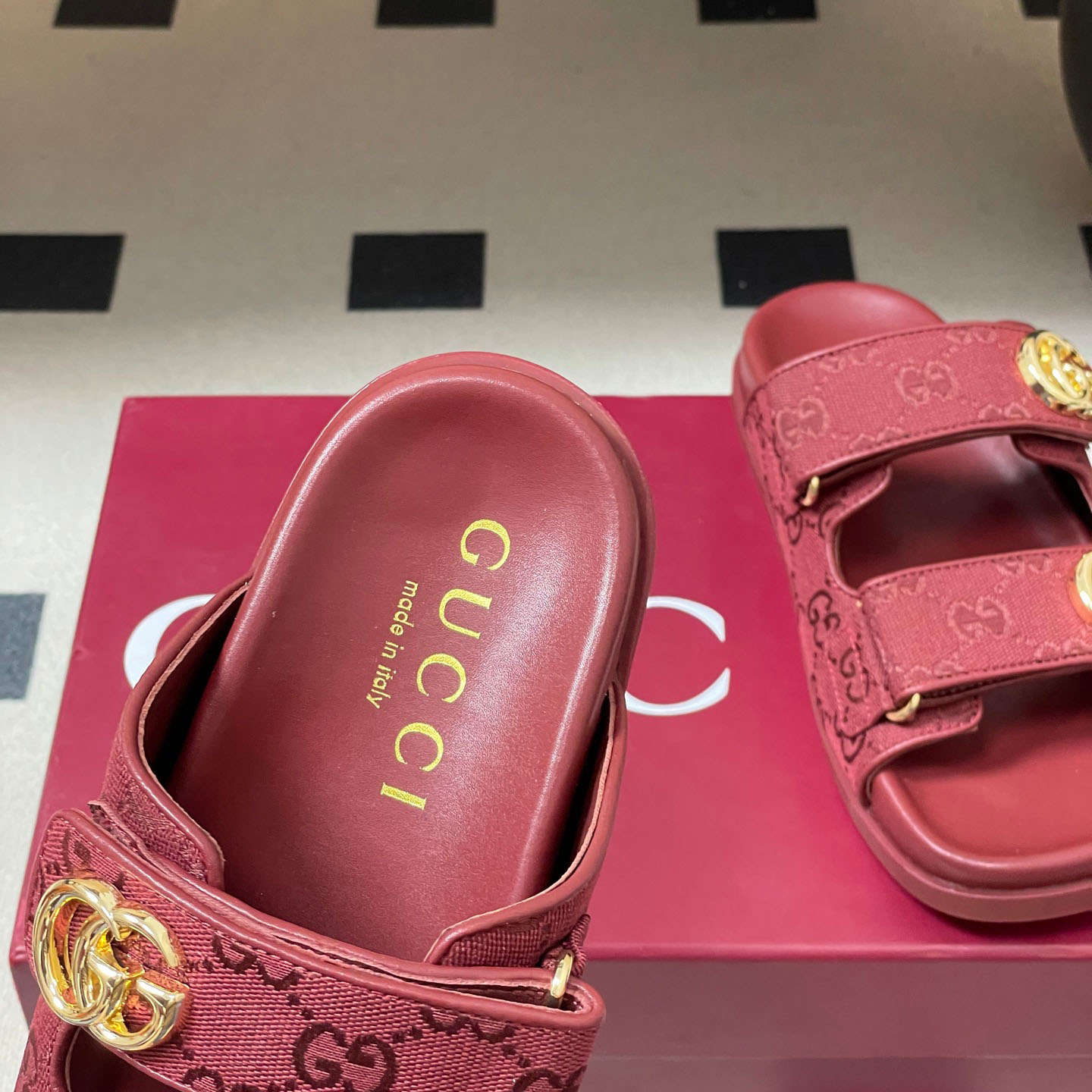 Gucci Sandal With Double G - DopestKickz