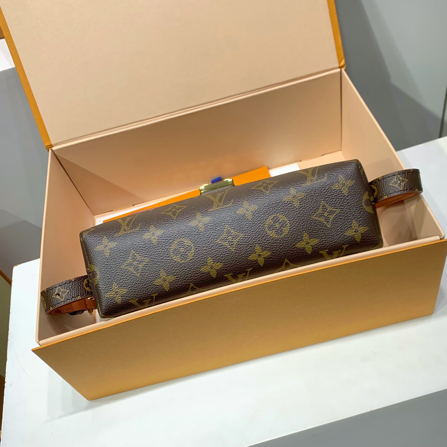 Louis Vuitton Madeleine BB M28288 - DopestKickz