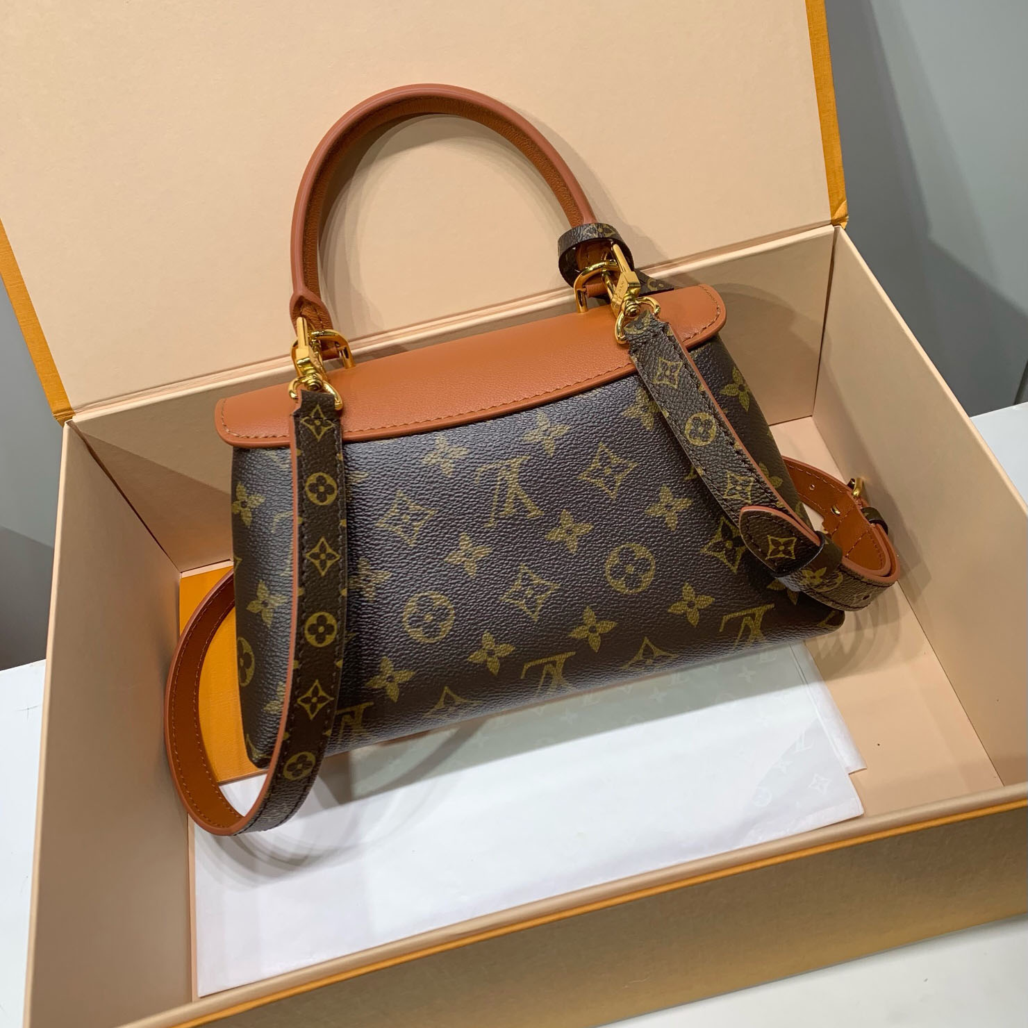 Louis Vuitton Madeleine BB M28288 - DopestKickz