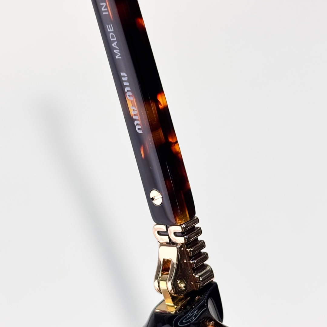 Miu Miu Sunglasses - DopestKickz