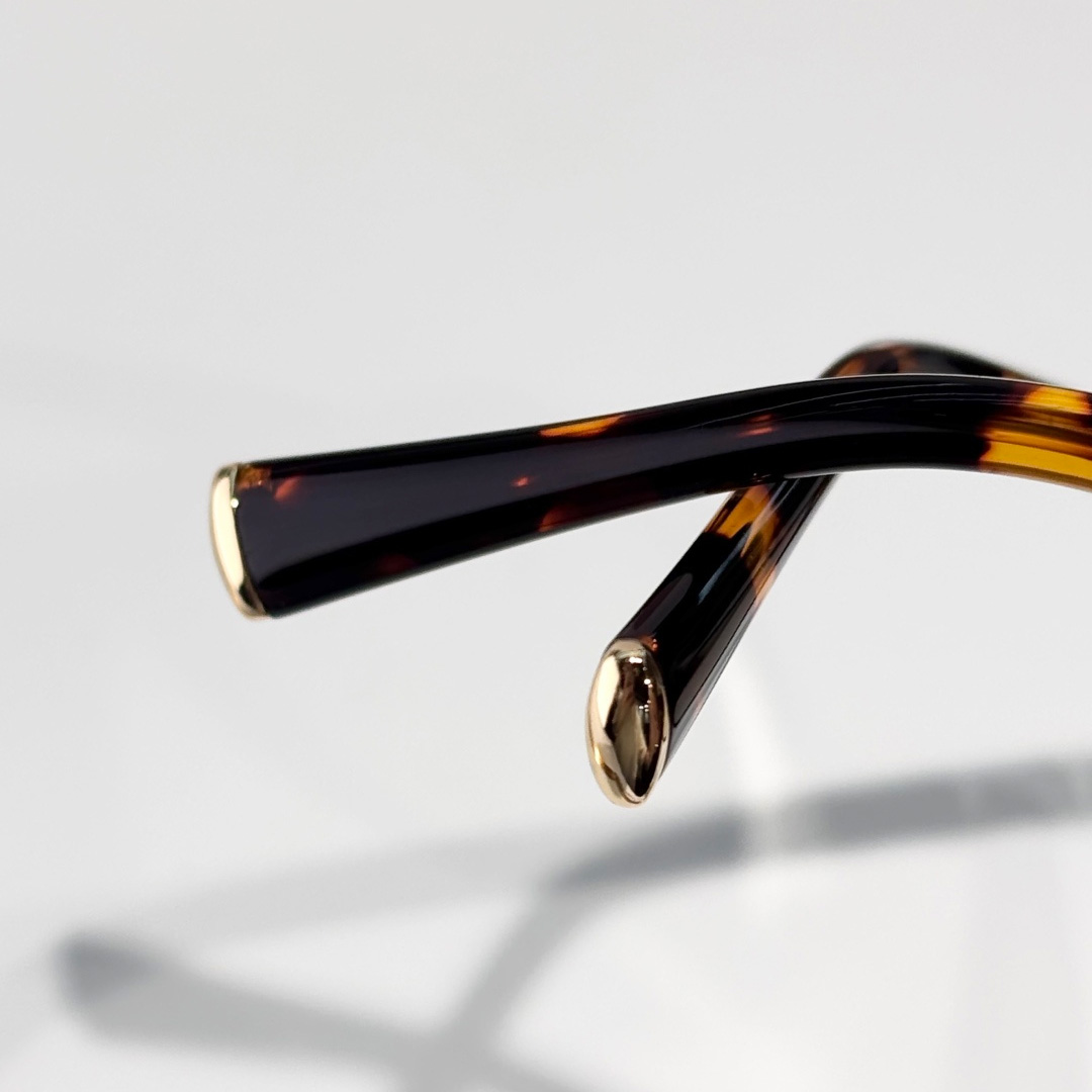 Miu Miu Sunglasses - DopestKickz