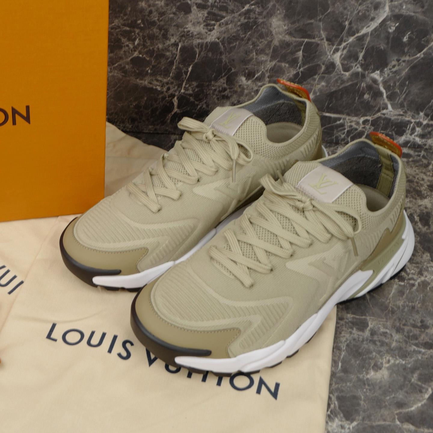 Louis Vuitton LV Runner Tatic Sneaker 1AIWVE - DopestKickz