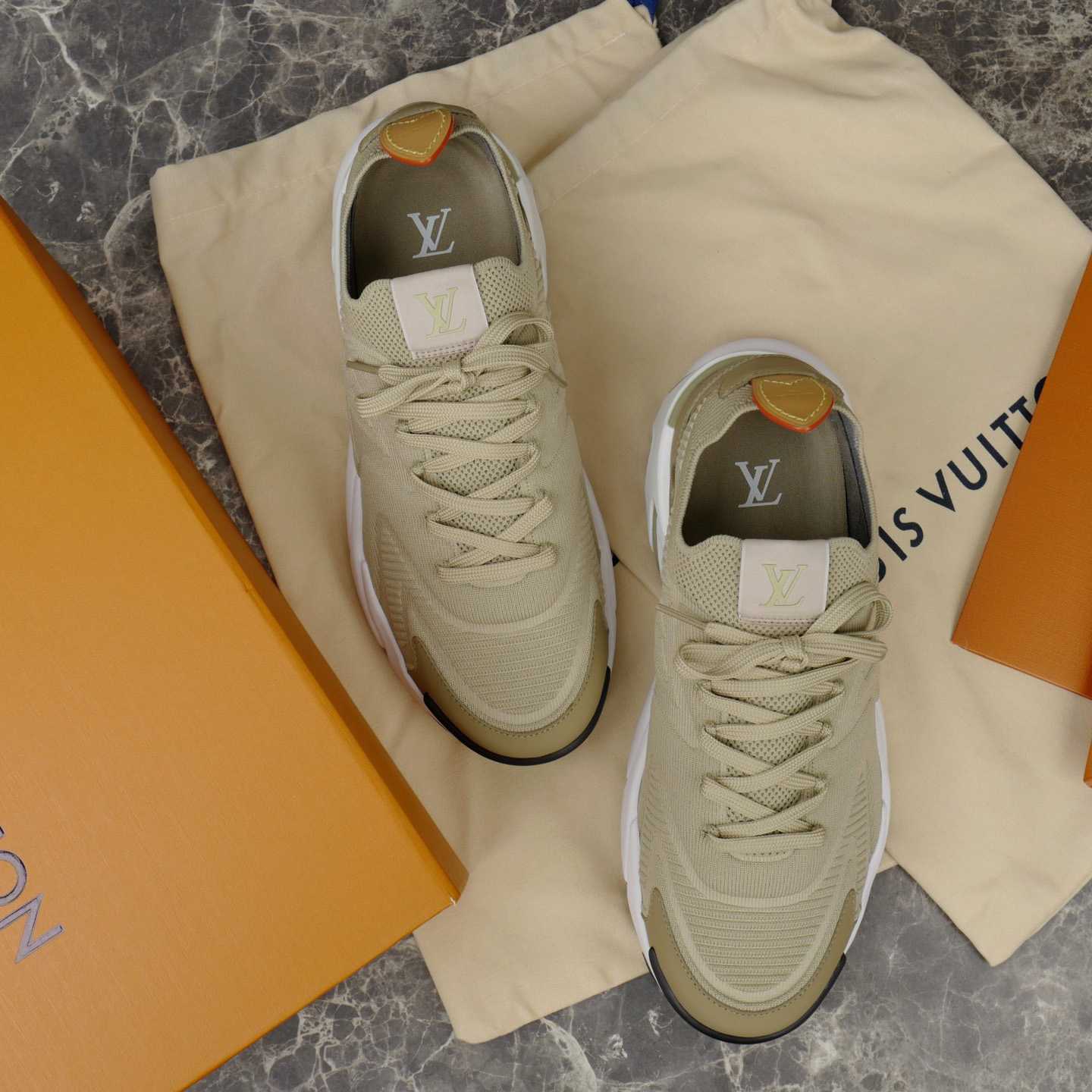 Louis Vuitton LV Runner Tatic Sneaker 1AIWVE - DopestKickz