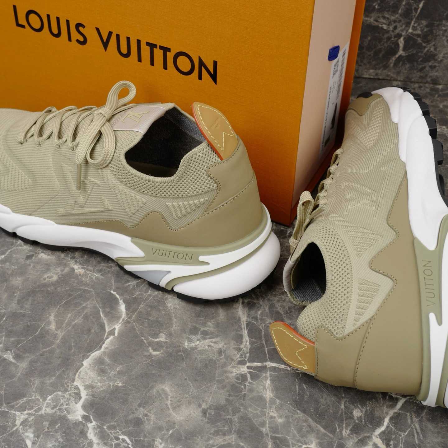 Louis Vuitton LV Runner Tatic Sneaker 1AIWVE - DopestKickz