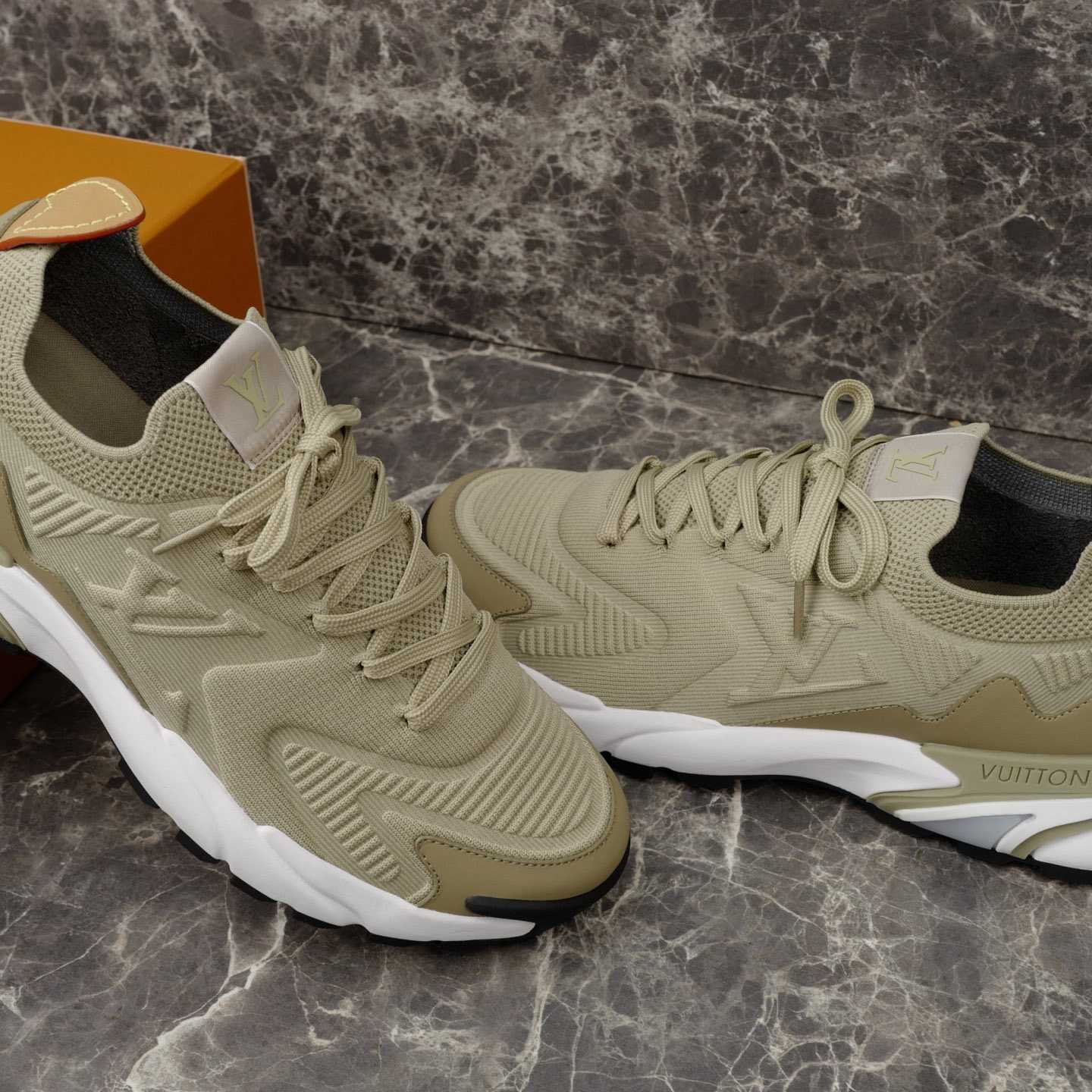 Louis Vuitton LV Runner Tatic Sneaker 1AIWVE - DopestKickz