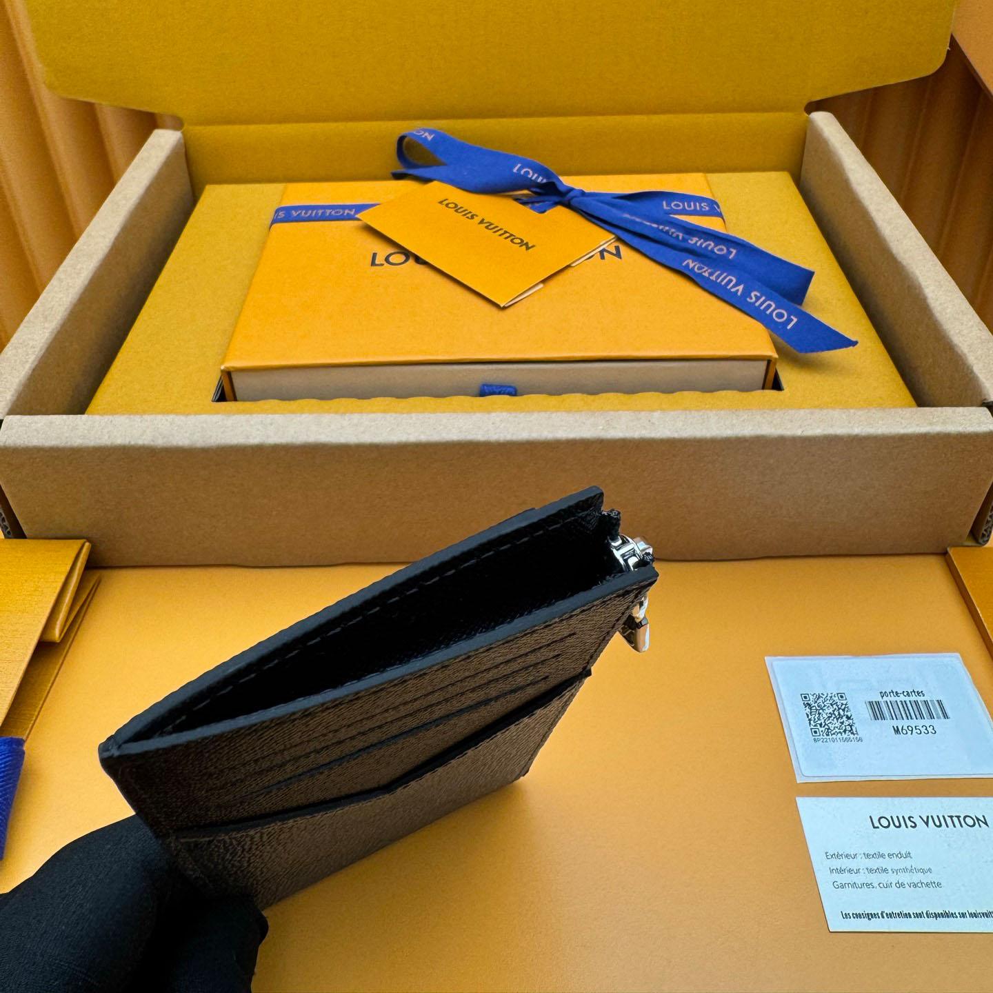 Louis Vuitton Coin Card Holder M69533 - DopestKickz