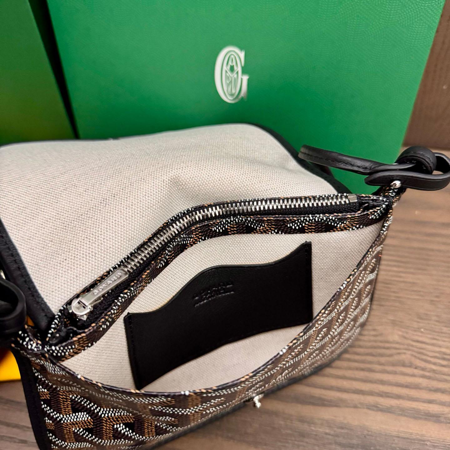 Goyard Plumet Pocket Wallet - DopestKickz