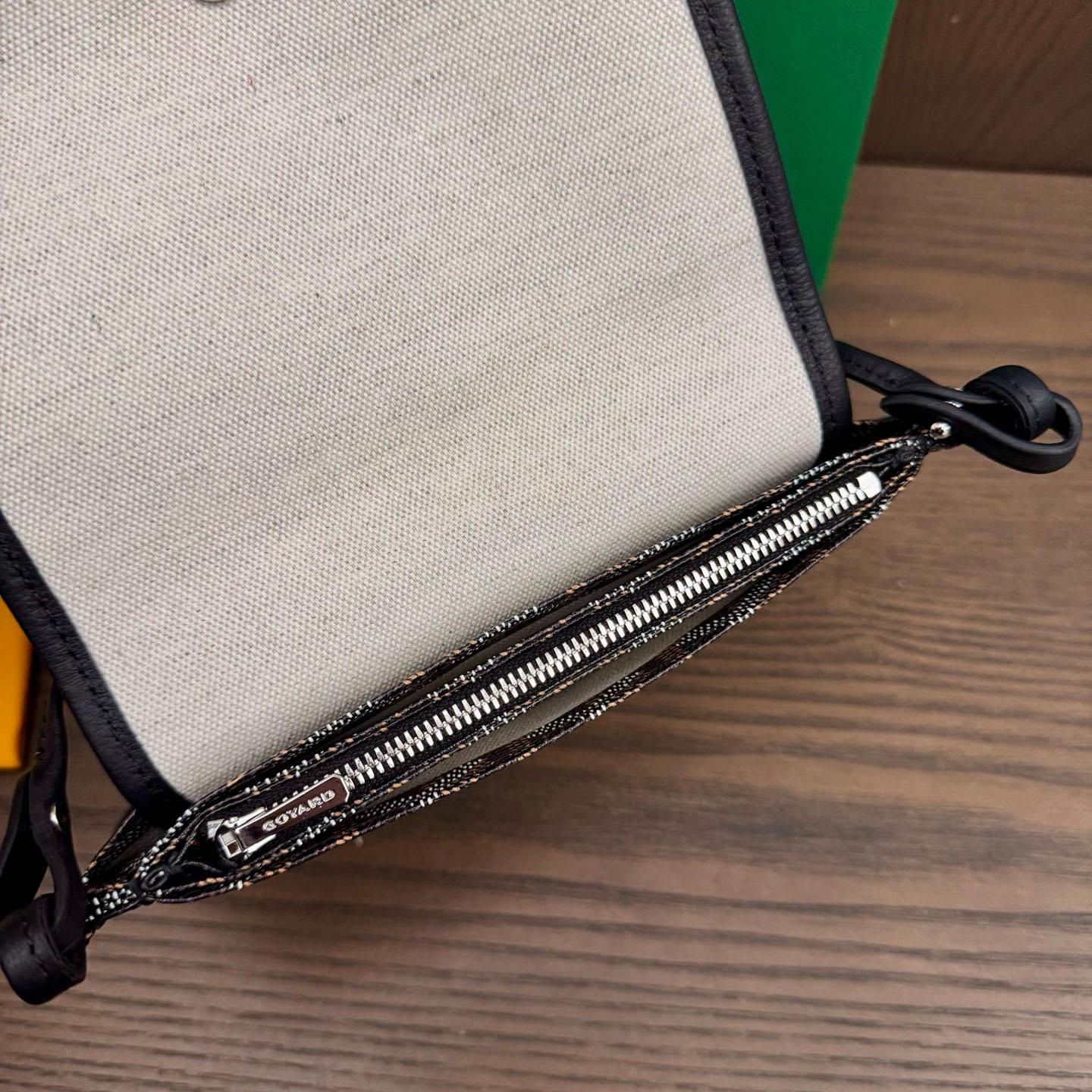 Goyard Plumet Pocket Wallet - DopestKickz