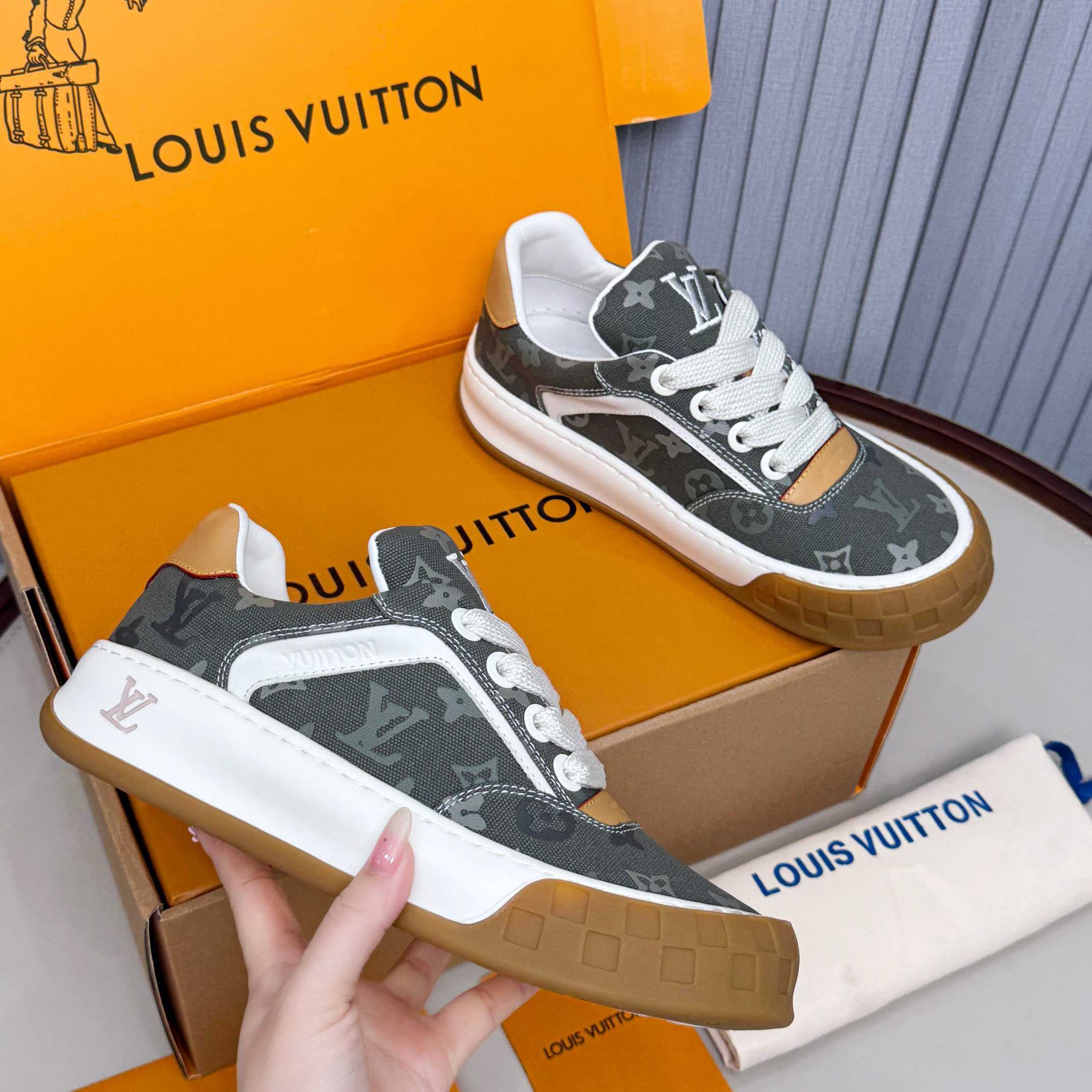 Louis Vuitton LV Tilted Sneaker 1AJAMF - DopestKickz