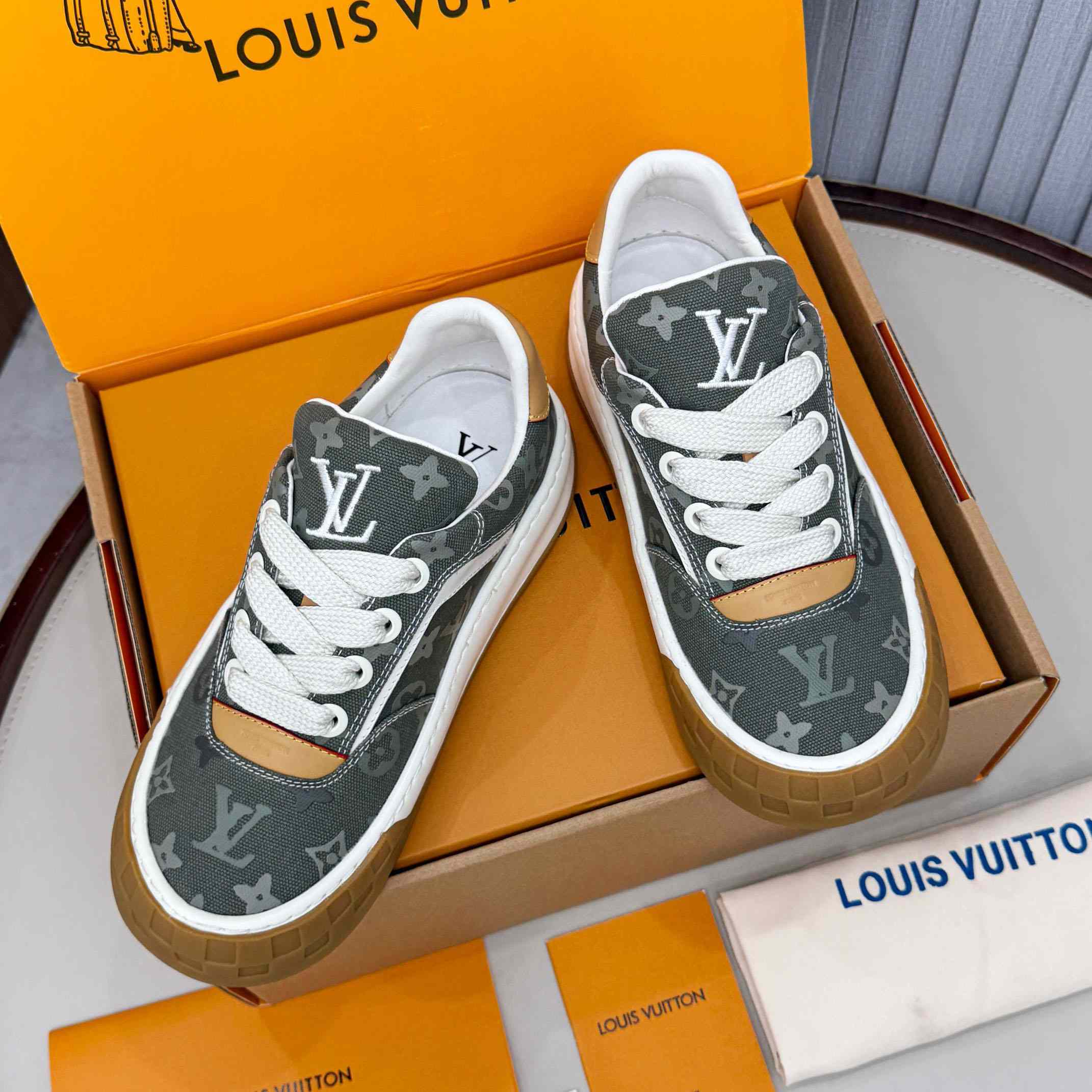 Louis Vuitton LV Tilted Sneaker 1AJAMF - DopestKickz