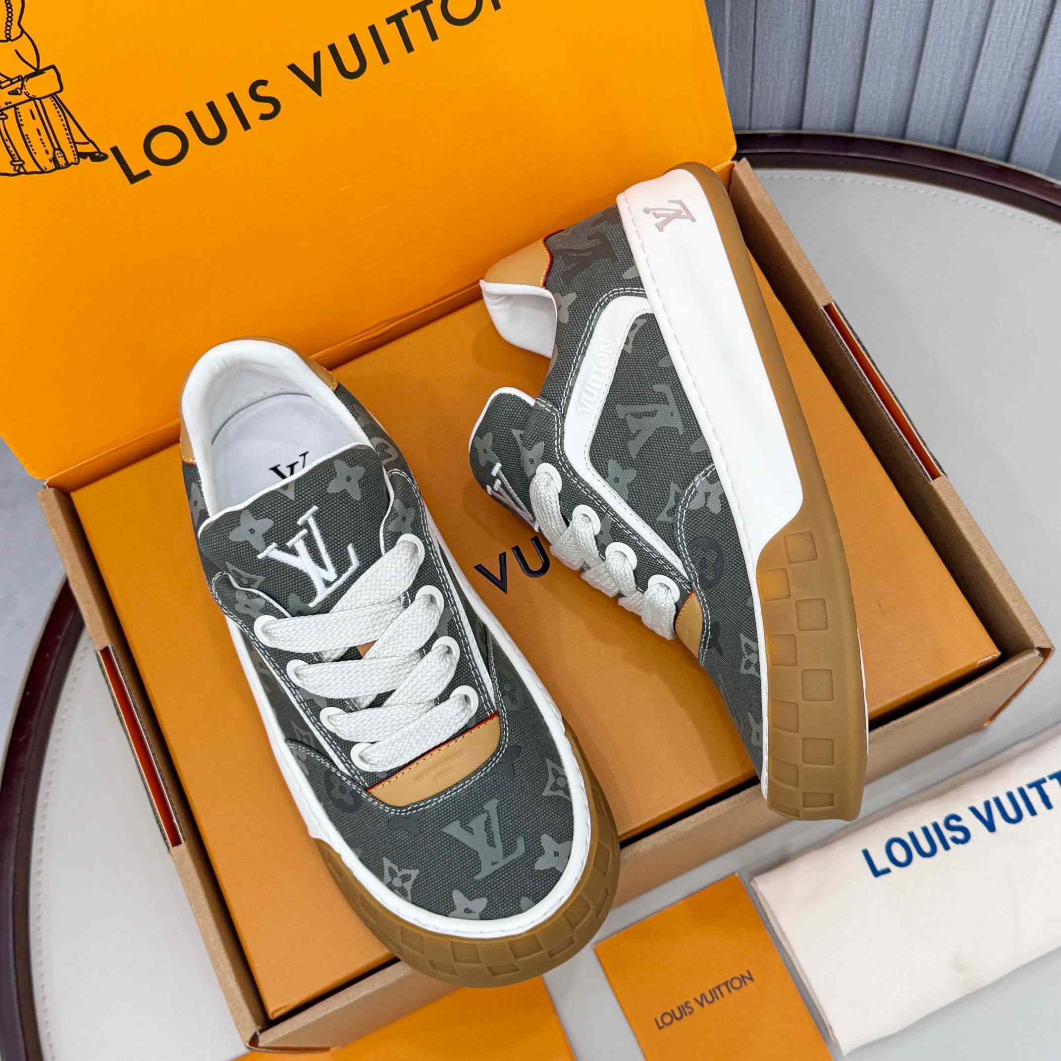 Louis Vuitton LV Tilted Sneaker 1AJAMF - DopestKickz