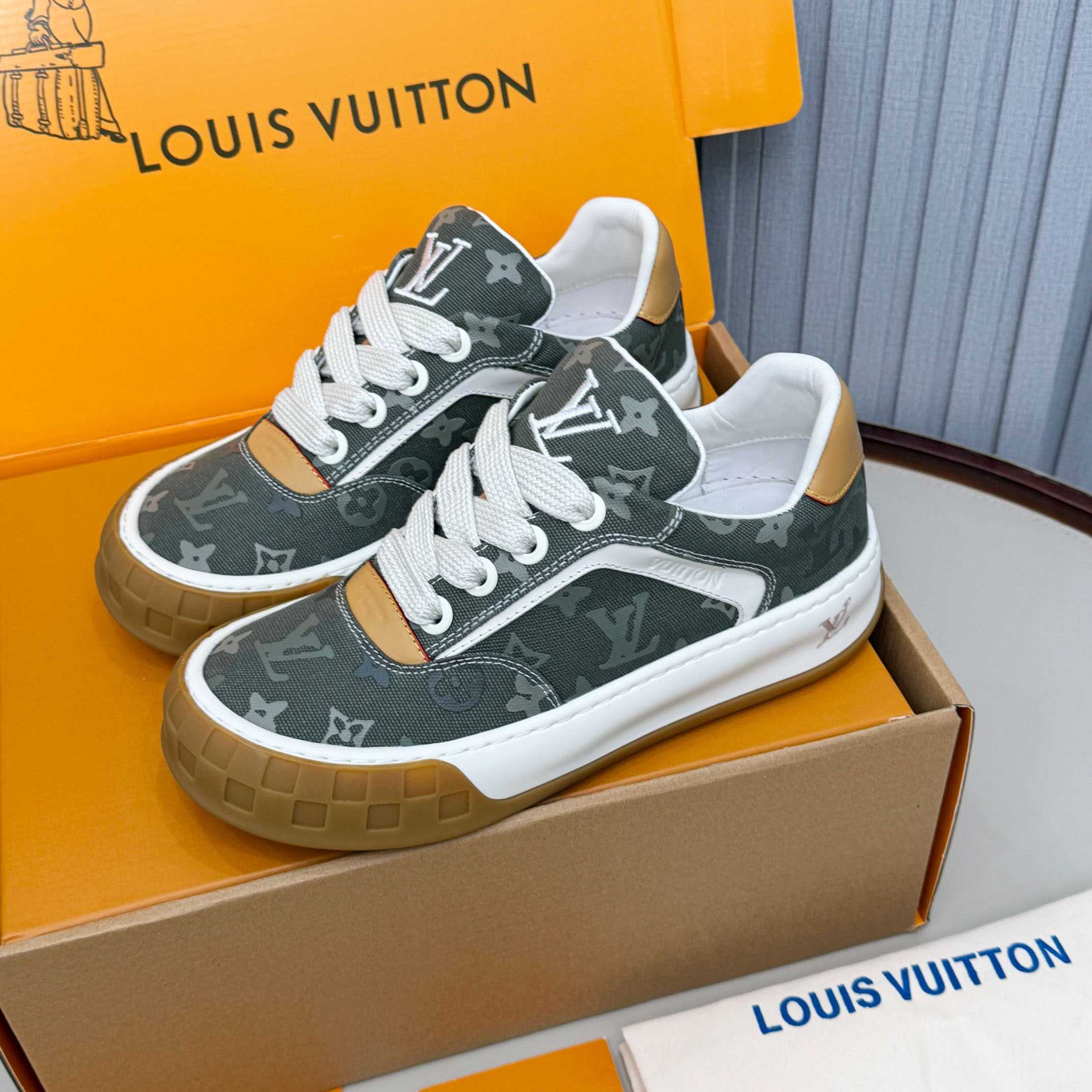Louis Vuitton LV Tilted Sneaker 1AJAMF - DopestKickz