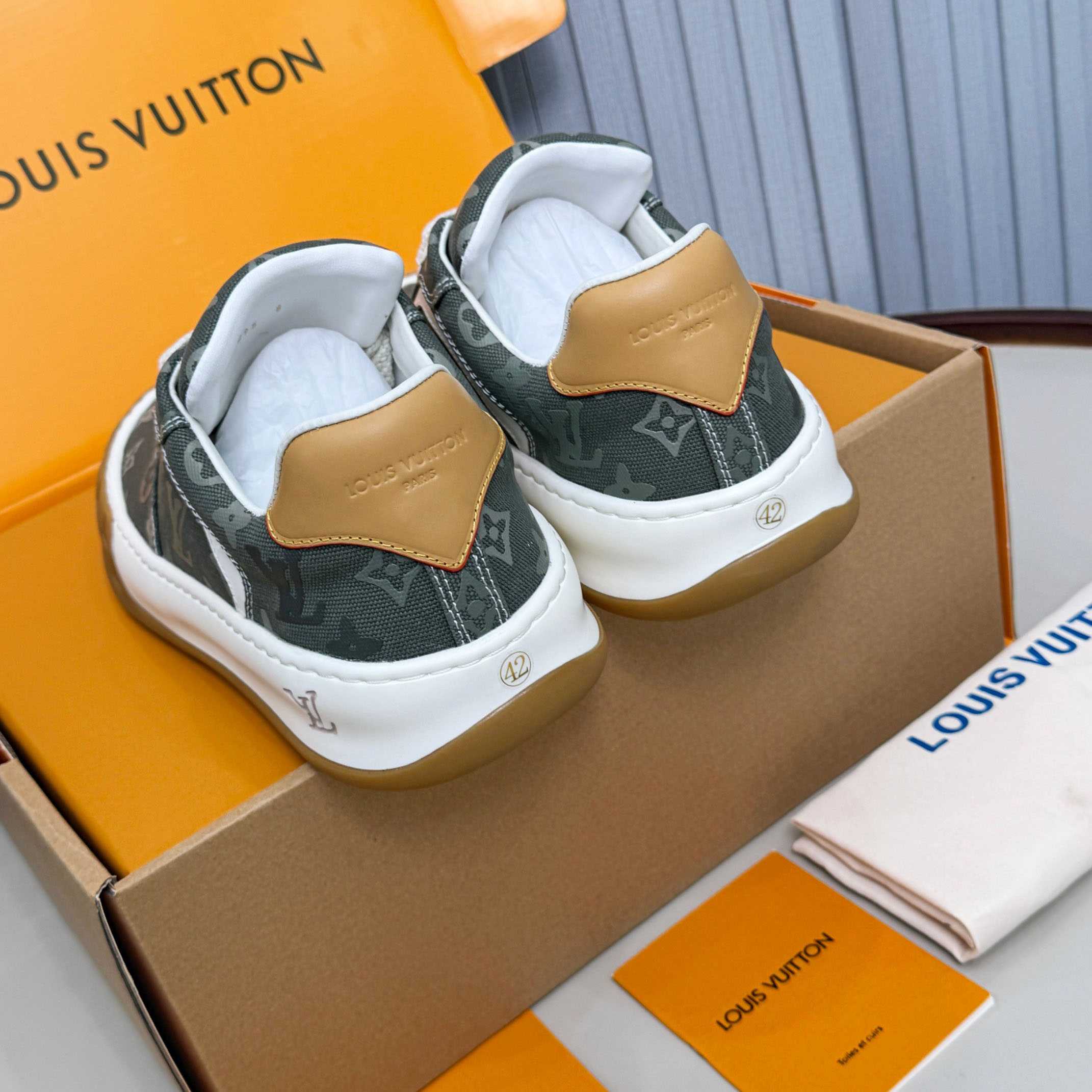 Louis Vuitton LV Tilted Sneaker 1AJAMF - DopestKickz