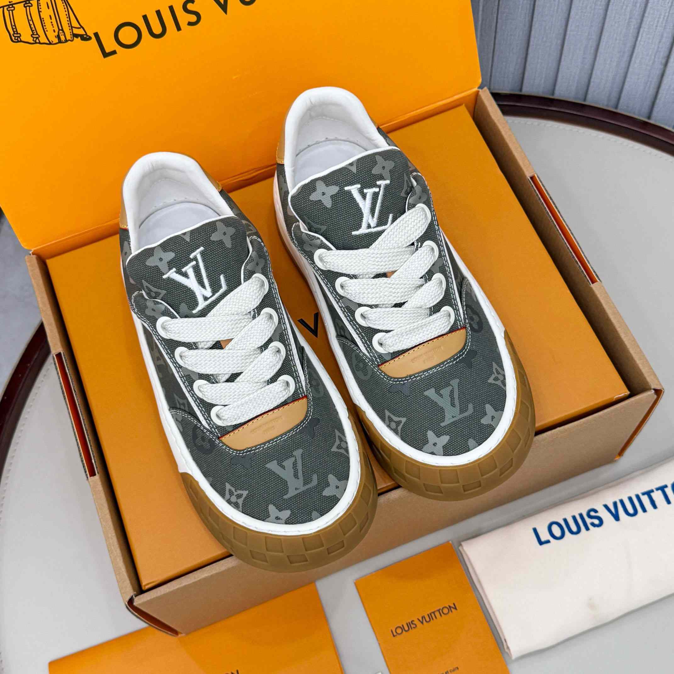 Louis Vuitton LV Tilted Sneaker 1AJAMF - DopestKickz