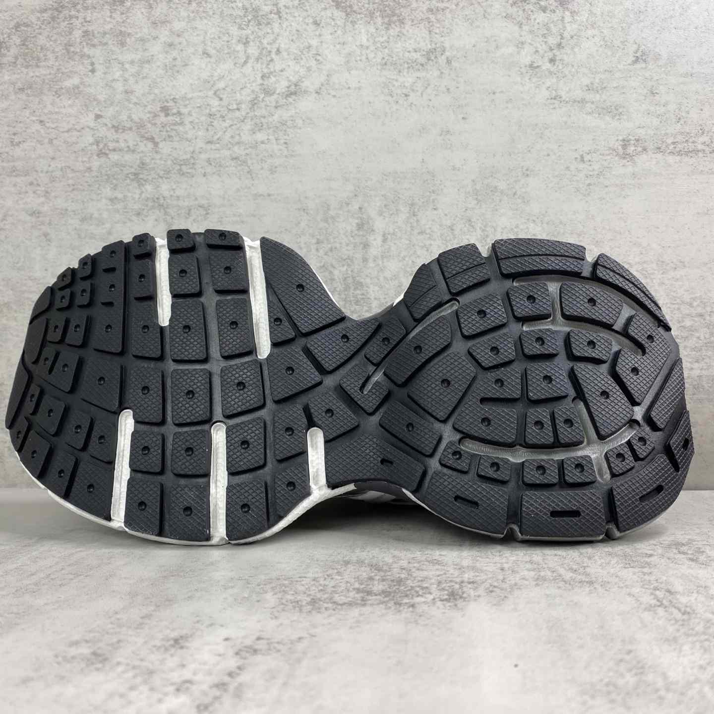 Balenciaga 3XL Extreme Laces B Sneaker - DopestKickz