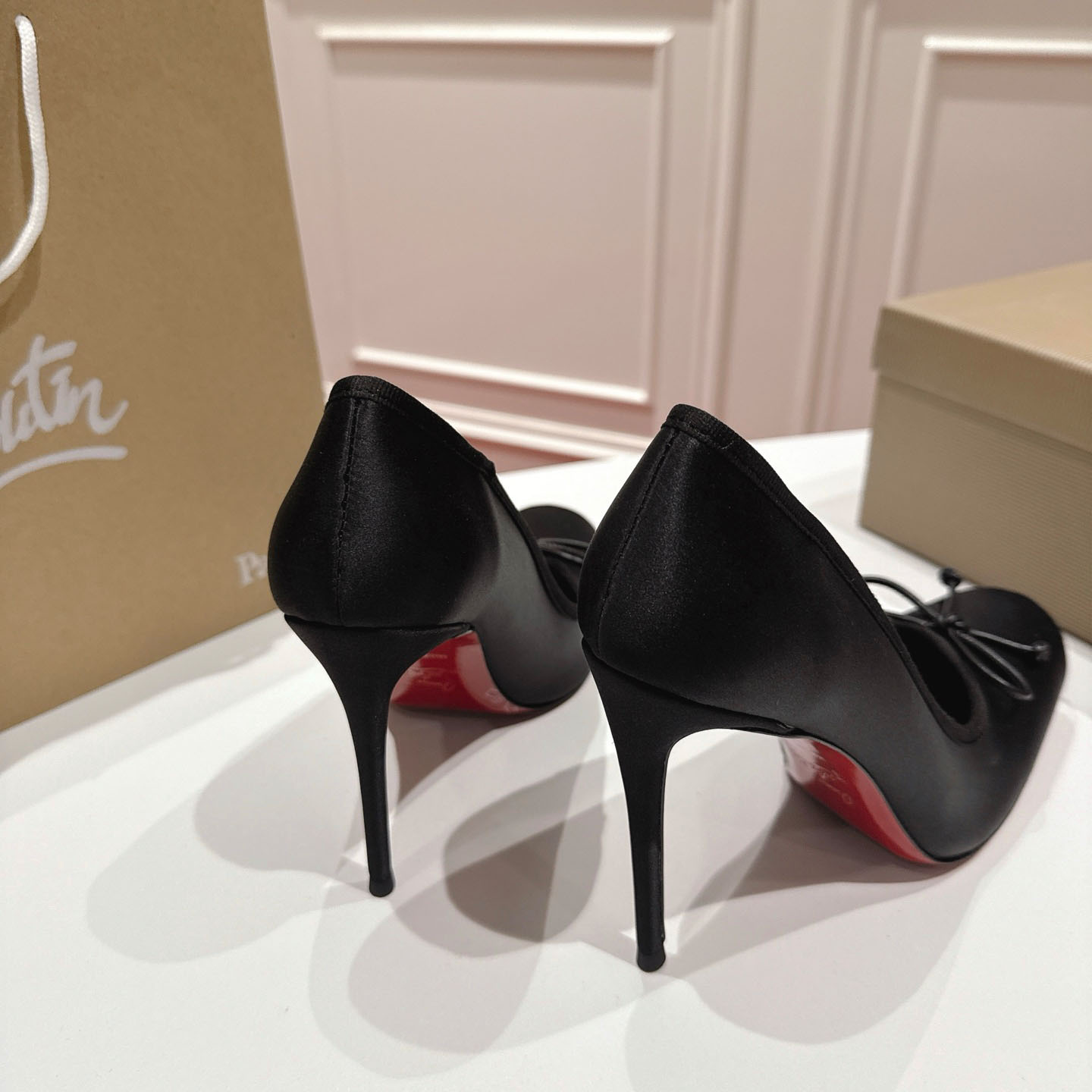 Christian Louboutin Cassia Nodo 100 mm Pumps  Crepe Satin - DopestKickz