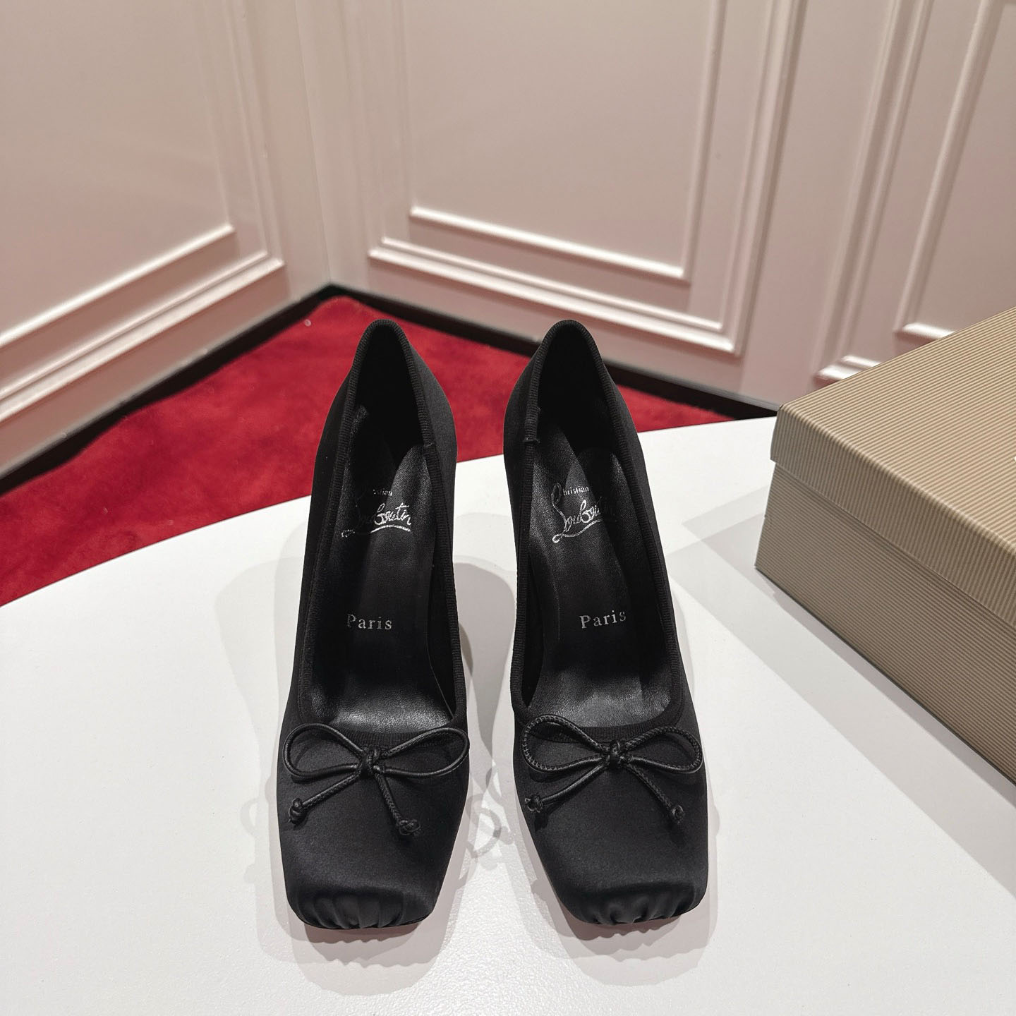 Christian Louboutin Cassia Nodo 100 mm Pumps  Crepe Satin - DopestKickz