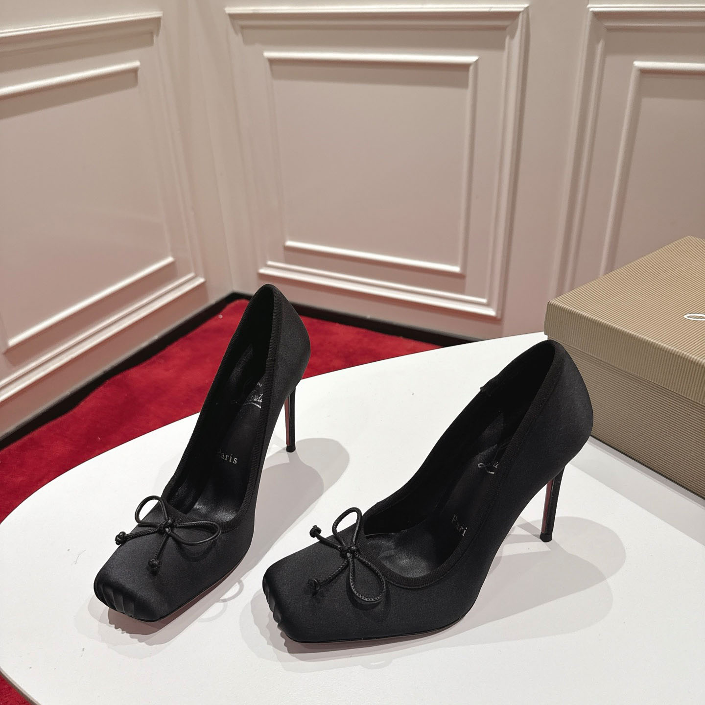 Christian Louboutin Cassia Nodo 100 mm Pumps  Crepe Satin - DopestKickz