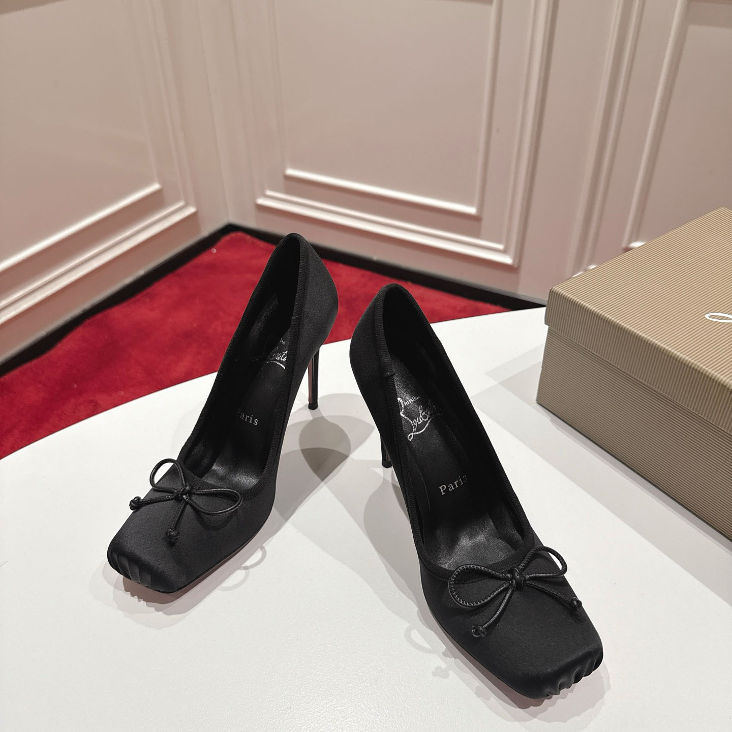 Christian Louboutin Cassia Nodo 100 mm Pumps  Crepe Satin - DopestKickz