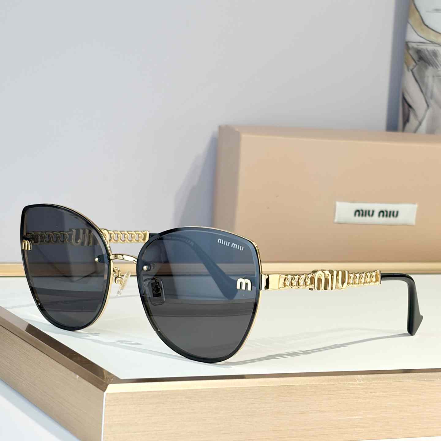 Miu Miu MU74ZS Sunglasses - DopestKickz