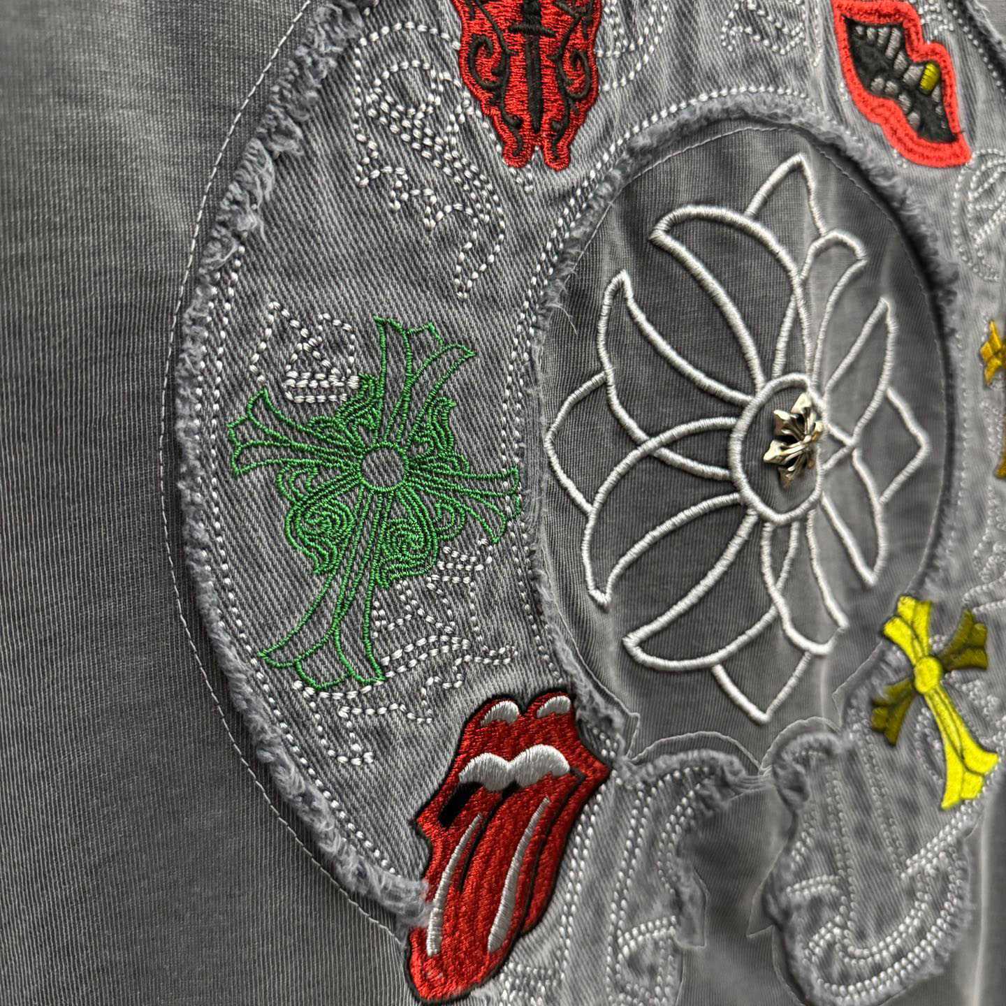 Chrome Hearts Horseshoe Cross Lips Patch Embroidered Crewneck Tee 'Grey' - DopestKickz