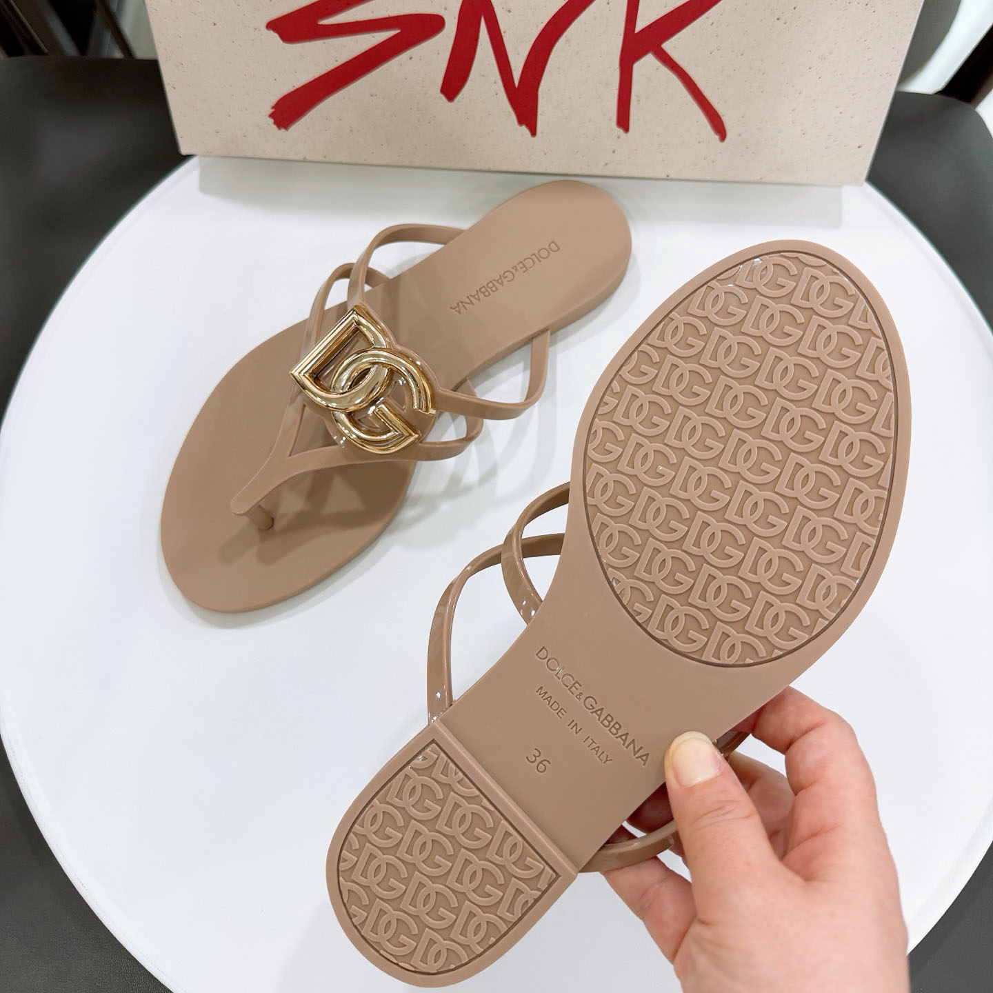 Dolce & Gabbana Rubber Beachwear Slides With Logo - DopestKickz